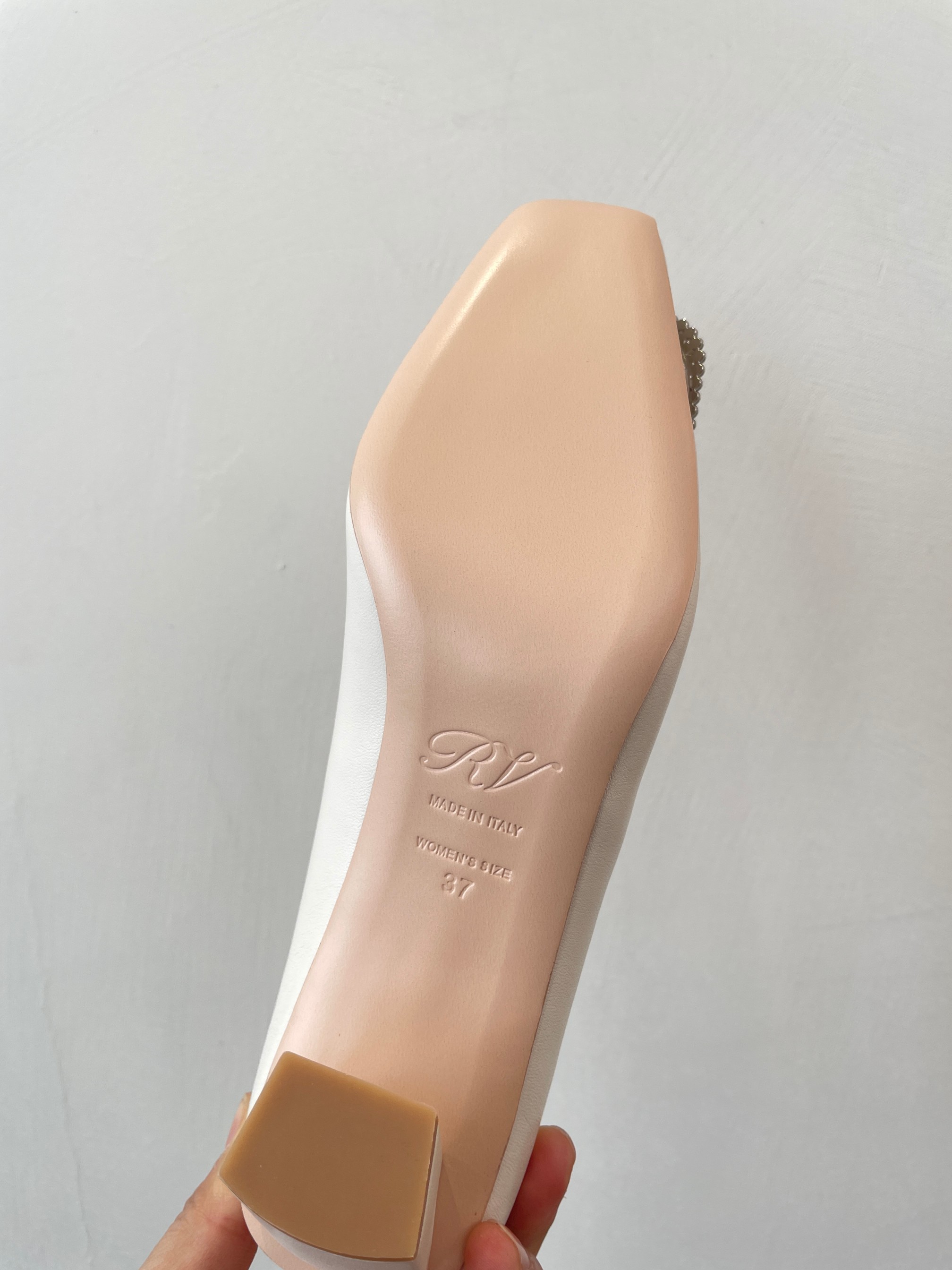 _deJ9smBg4eCboeogL2MOdT5JzPyd-wYFw_UHGkg