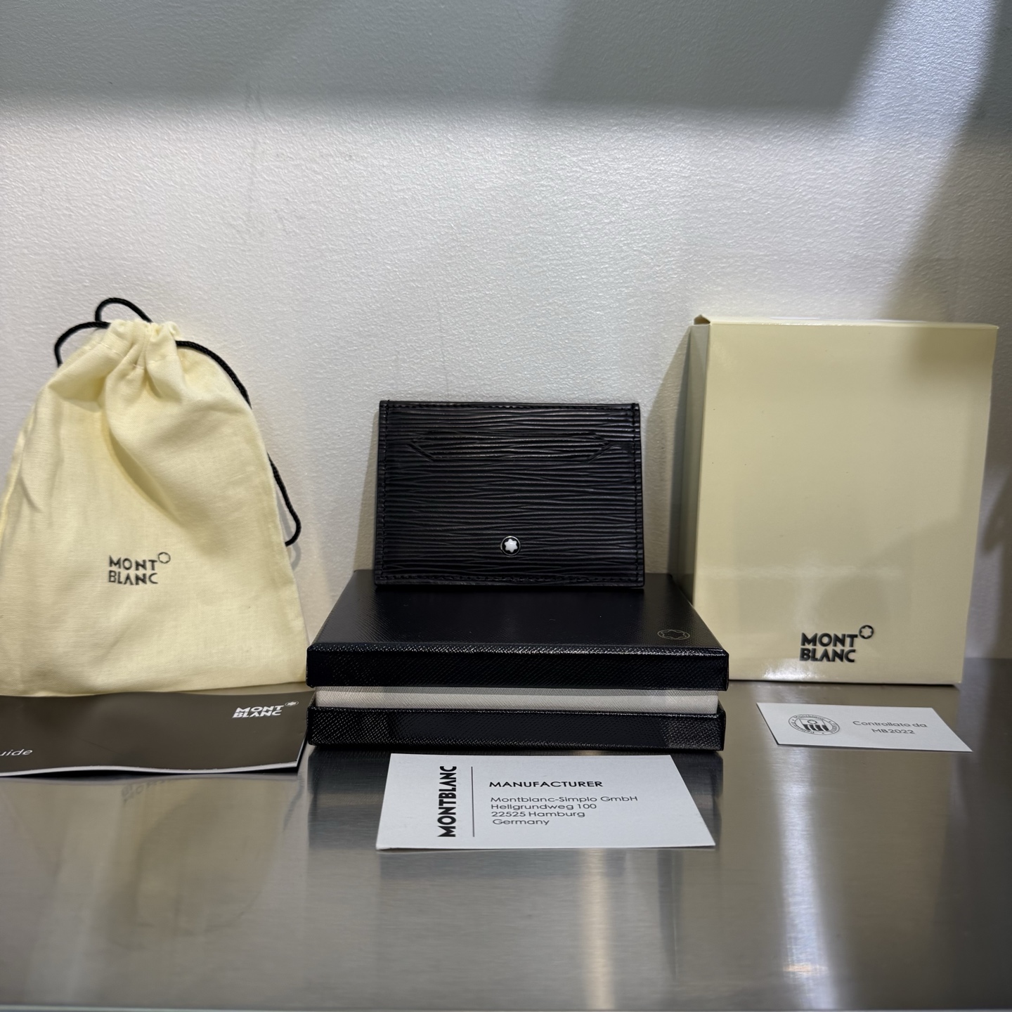 Porte-cartes Montblanc 4810 en cuir noir avec 5 emplacements pour cartes