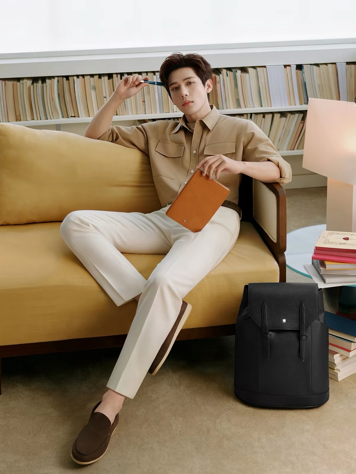 MONTBLANC/全新万宝龙匠心系列中号双肩包 经典黑 型号:MB# 材质:十字纹头层牛皮 包装:带字布袋 颜色 MONTBLANC/全新万宝龙匠心系列中号双肩包 经典黑 型号:MB# 材质:十字纹头层牛皮 包装:带字布袋 颜色