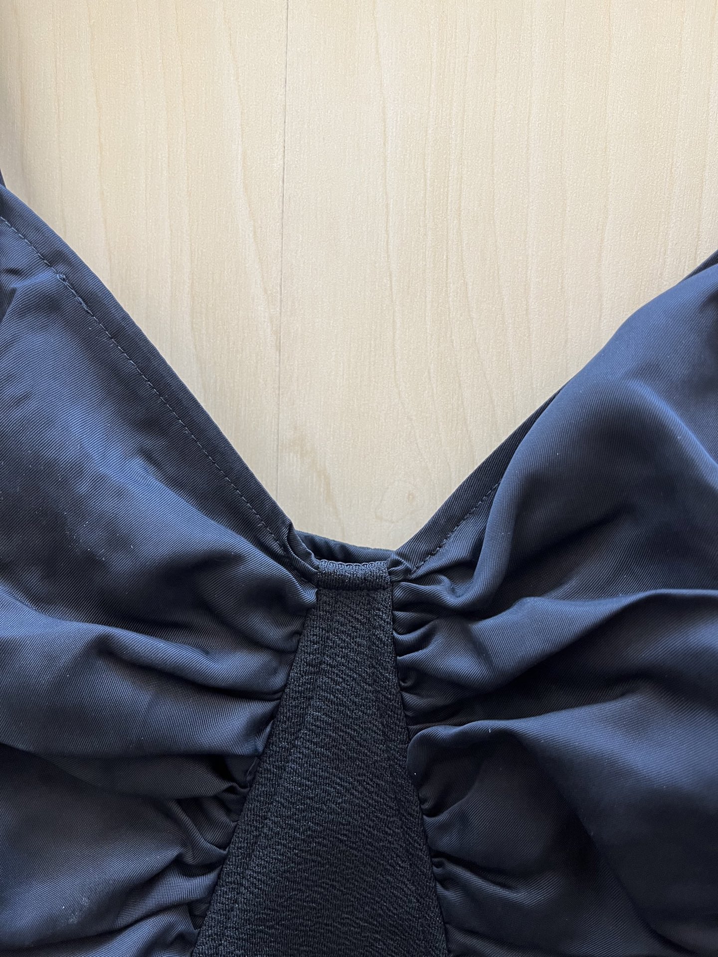 Customized Female Vest with Muscular Fabric and Hidden Zipper for Versatile Styling - 图片 4