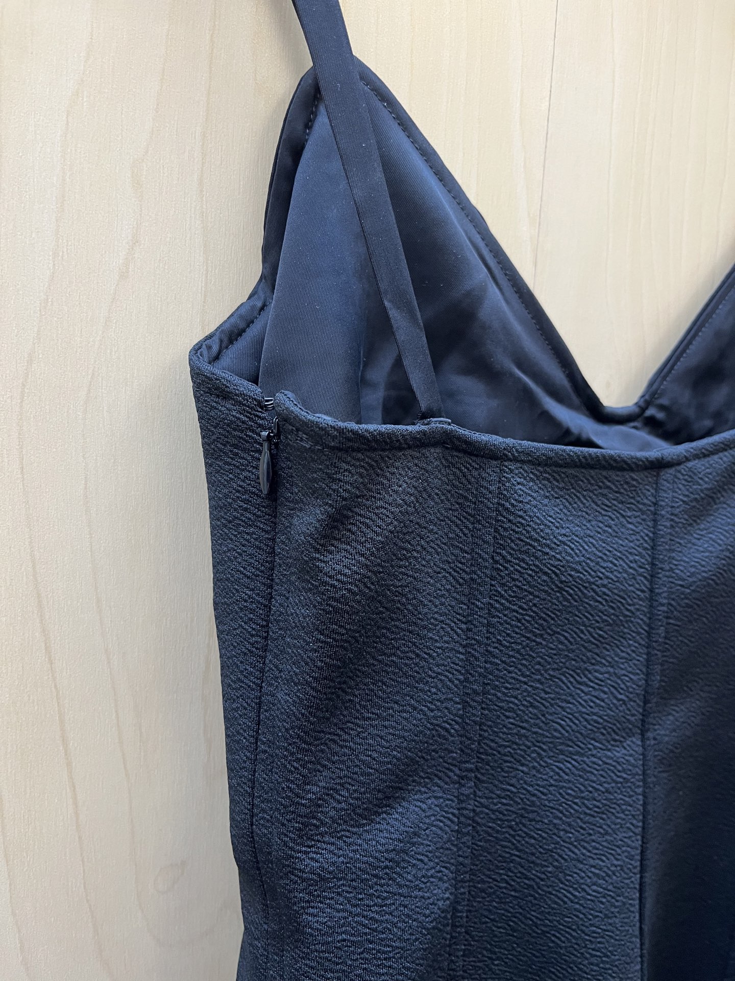 Customized Female Vest with Muscular Fabric and Hidden Zipper for Versatile Styling - 图片 7