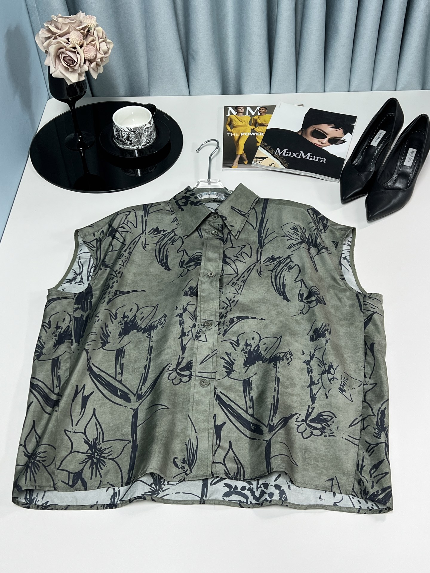 P736: One-Size-Fits-All Silk Shirt with Dark Floral Patterns for Summer Glamour