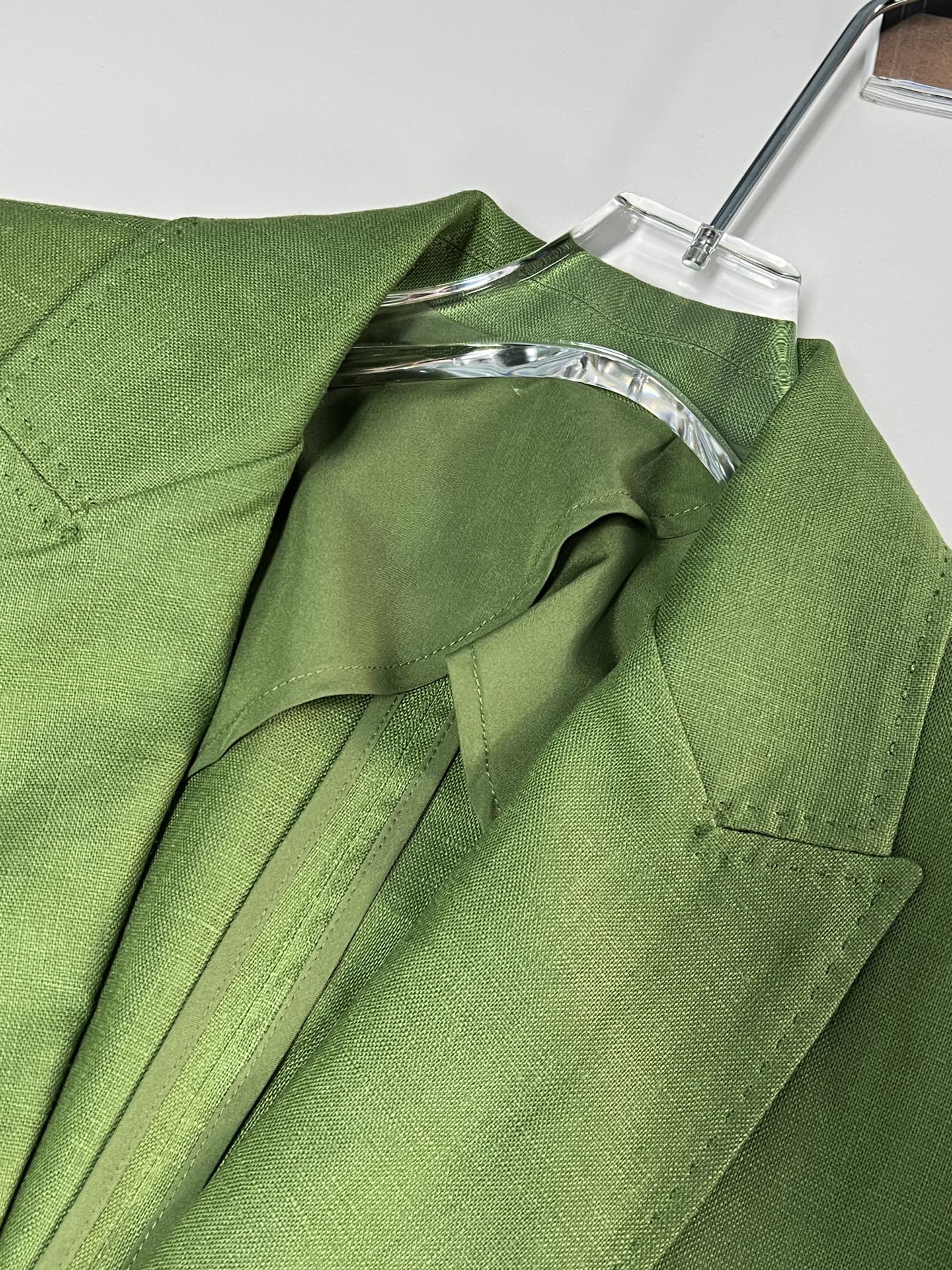 Stylish Linen Suit with Kashmir Green Accents and Pent-and-Coated Design - 图片 4