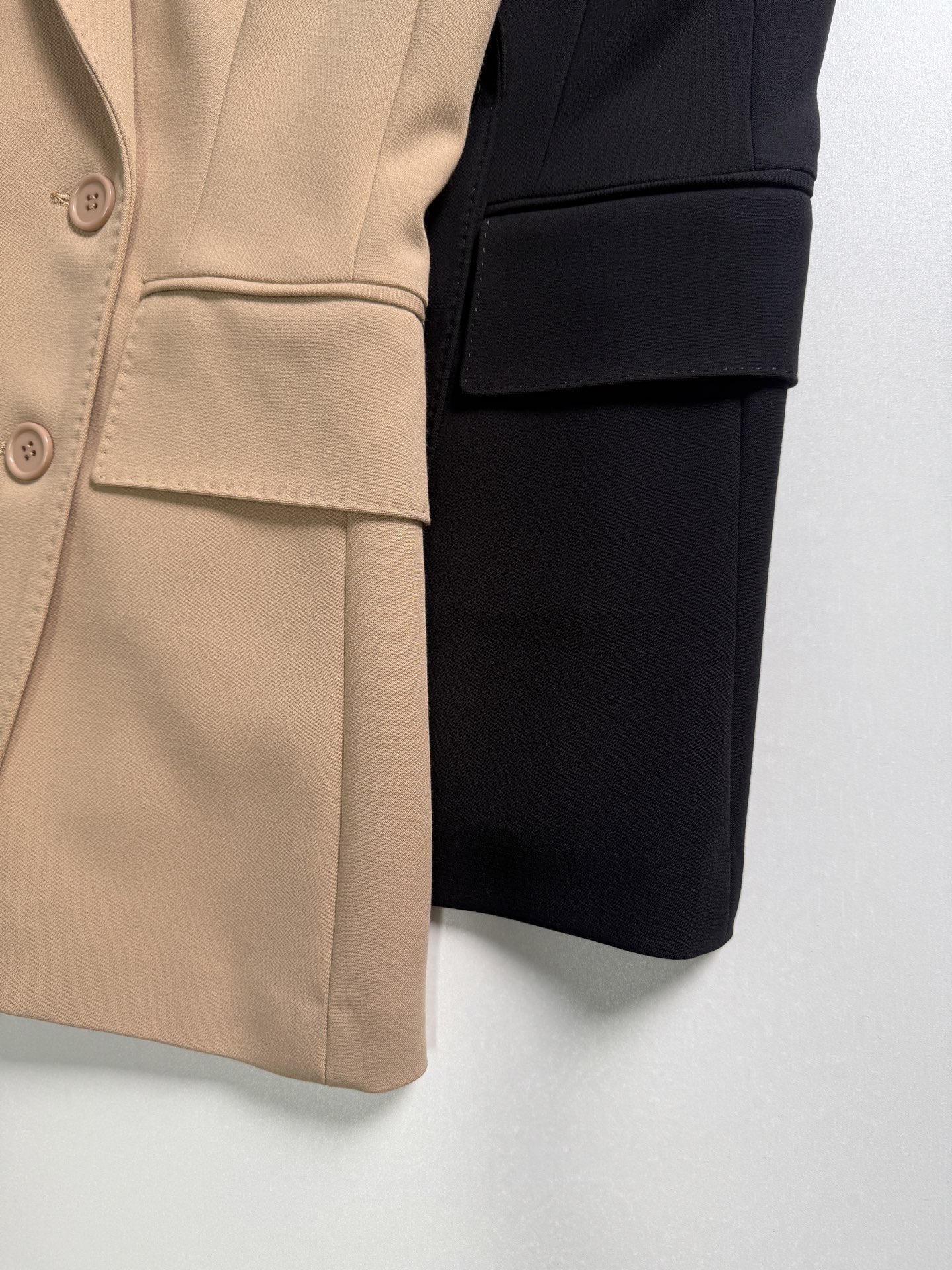 “Custom Wool Suit with Classic Style and Elegant Details in Black Khaki – P960 Collection” - 图片 3