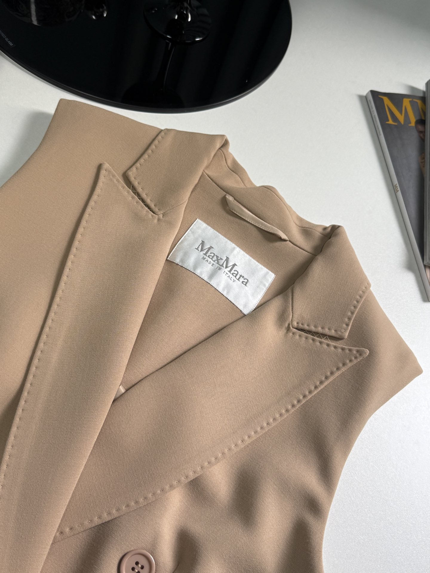 “Custom Wool Suit with Classic Style and Elegant Details in Black Khaki – P960 Collection” - 图片 6