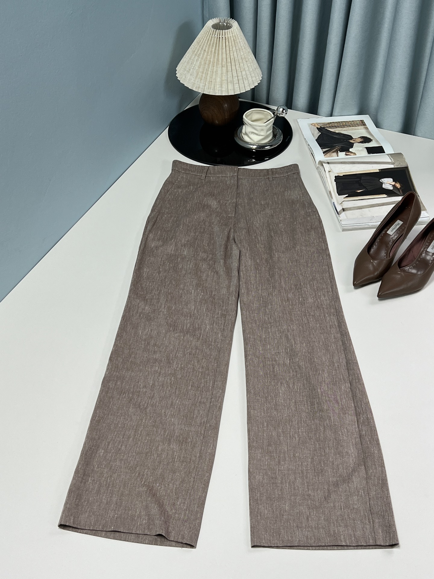 “Fresh and Stylish High-Waisted Straight-Leg Pants for Versatile Occasions in Multiple Sizes”