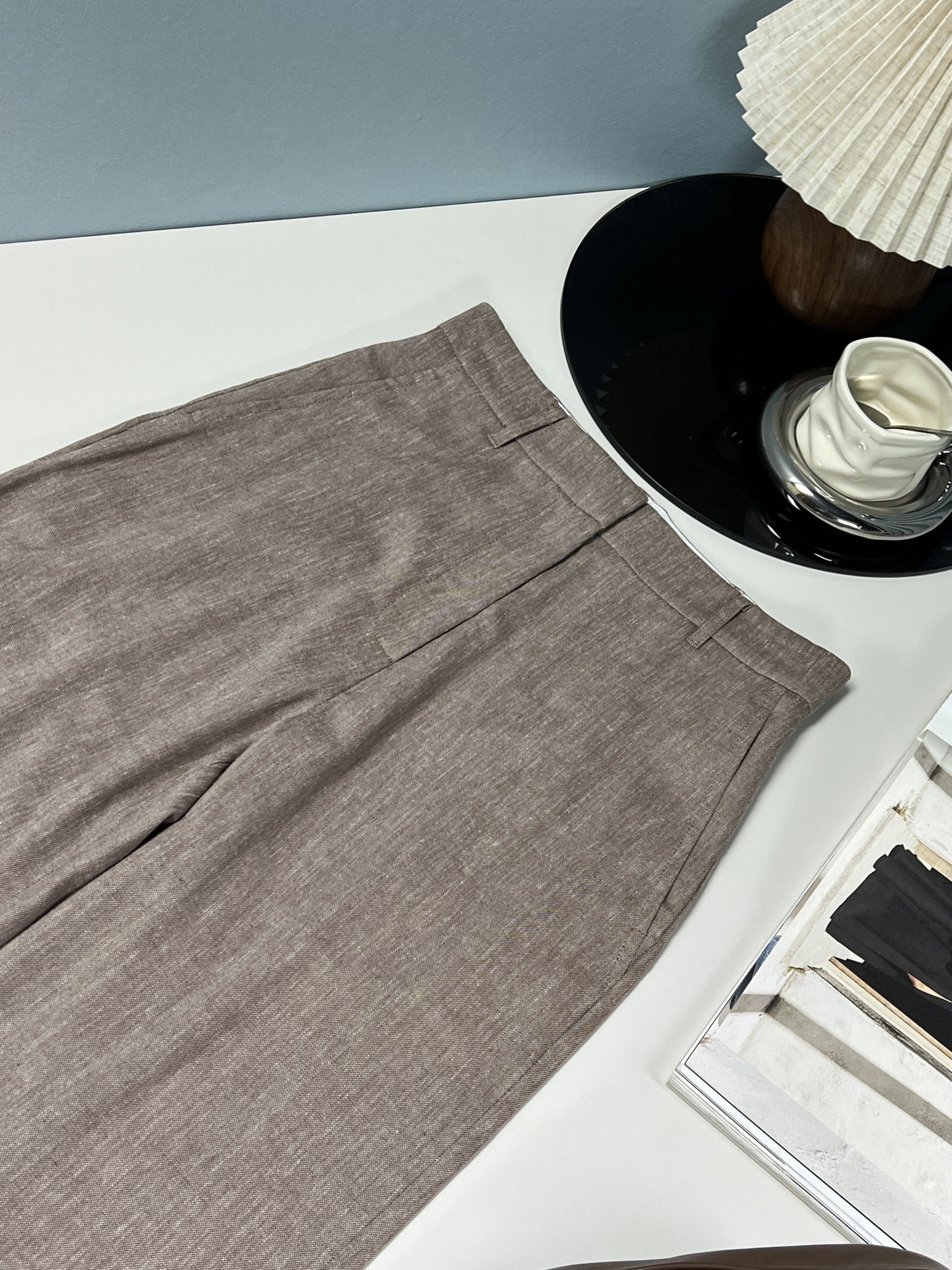 “Fresh and Stylish High-Waisted Straight-Leg Pants for Versatile Occasions in Multiple Sizes” - 图片 2