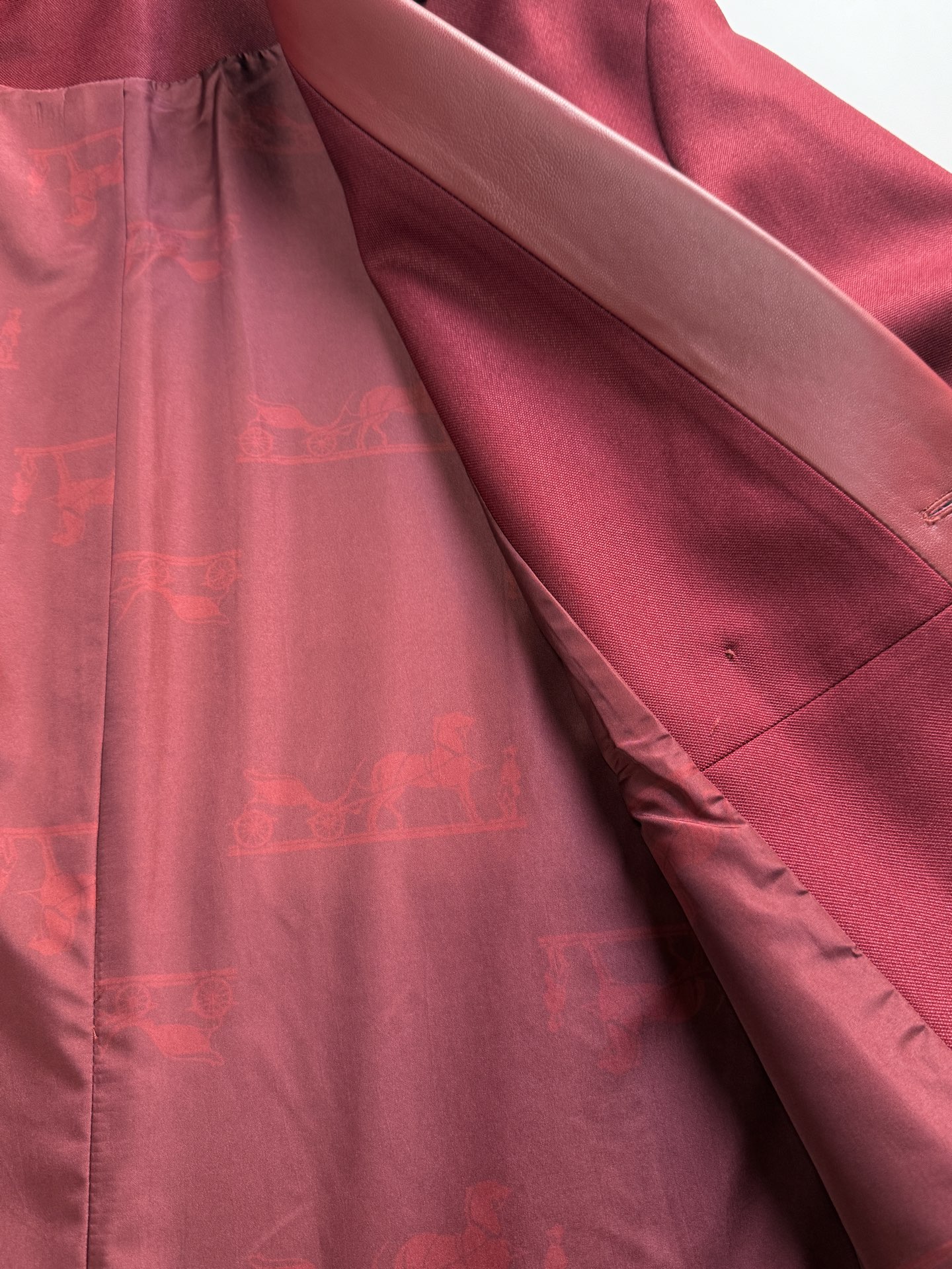 Luxurious Wind-Proof Leather Jacket with Soft Skin Shield: P1284 Herm*s Collar Suit Review - 图片 7
