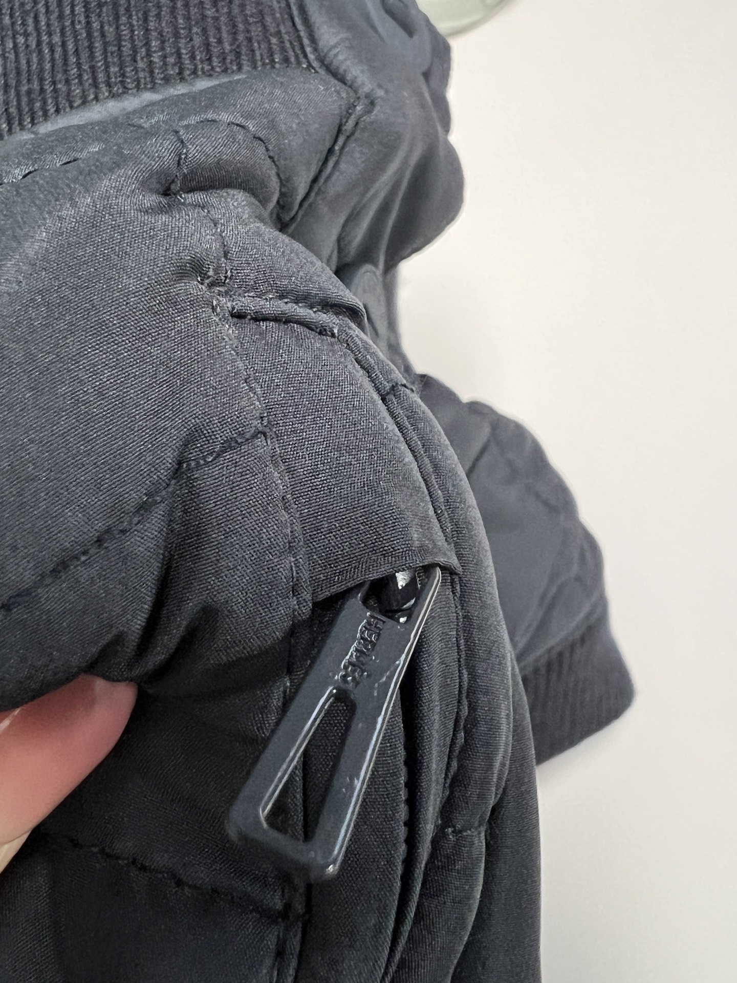 Customizable Herm*s P1080 Dust Bag YB Suit with High-End Details and Street Style – Review & Buying Guide - 图片 6