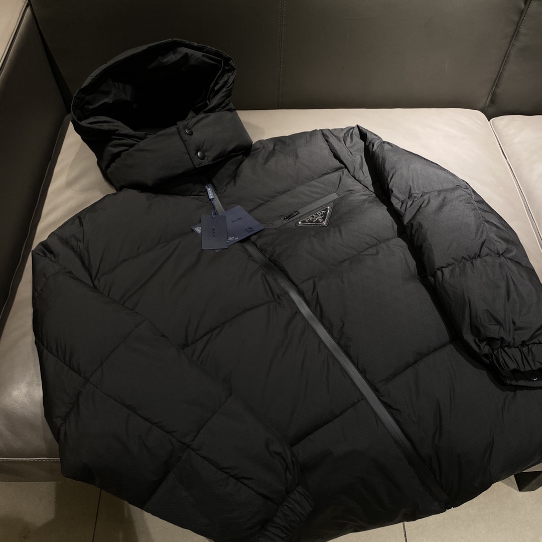 Prada P Home Logo Hardware personalizado Triángulo Chaqueta de plumón para hombres y mujeres 90 Relleno de plumón de ga…
