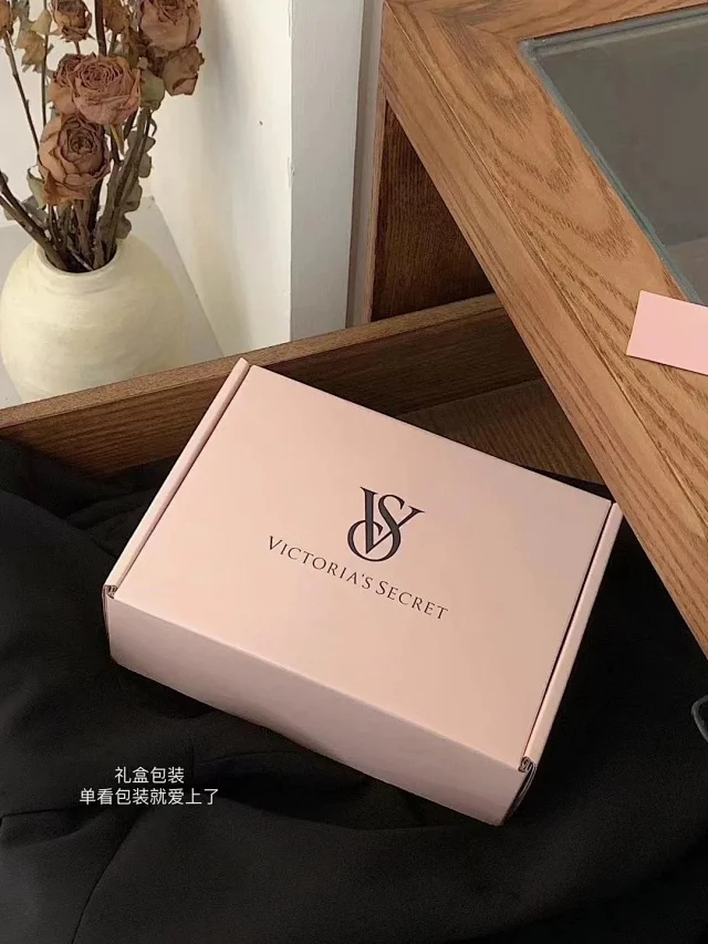 VS 维秘 舒适抗菌 裸感 无痕女士内裤 一盒三条维多利亚的秘密新款，一盒3条，出口订单，这是一种纯植物