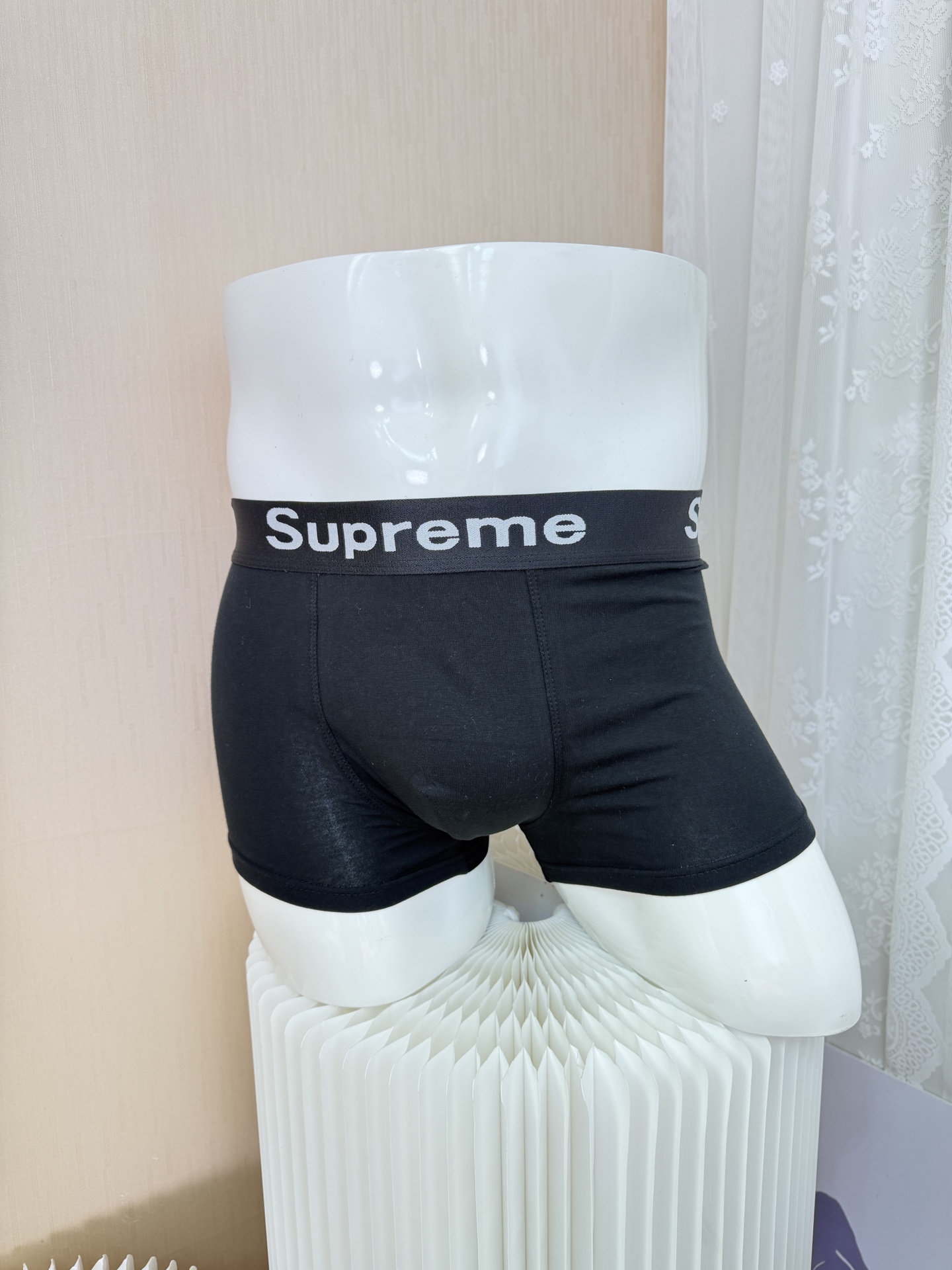 - 【独家高定大盒•大方奢华】SuPreme一盒3条装🤞🏾这款内裤品相、包装都特别完美~对于SuP迷来说