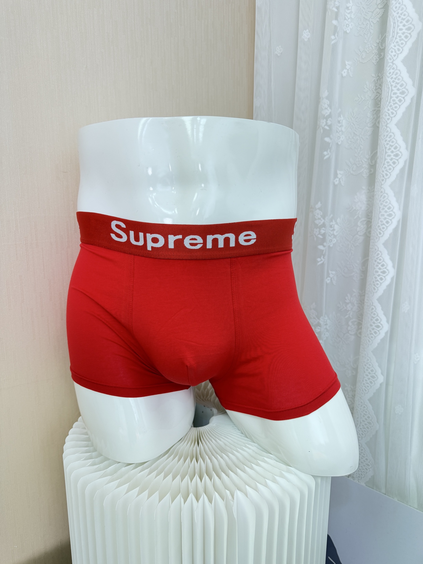 - 【独家高定大盒•大方奢华】SuPreme一盒3条装🤞🏾这款内裤品相、包装都特别完美~对于SuP迷来说