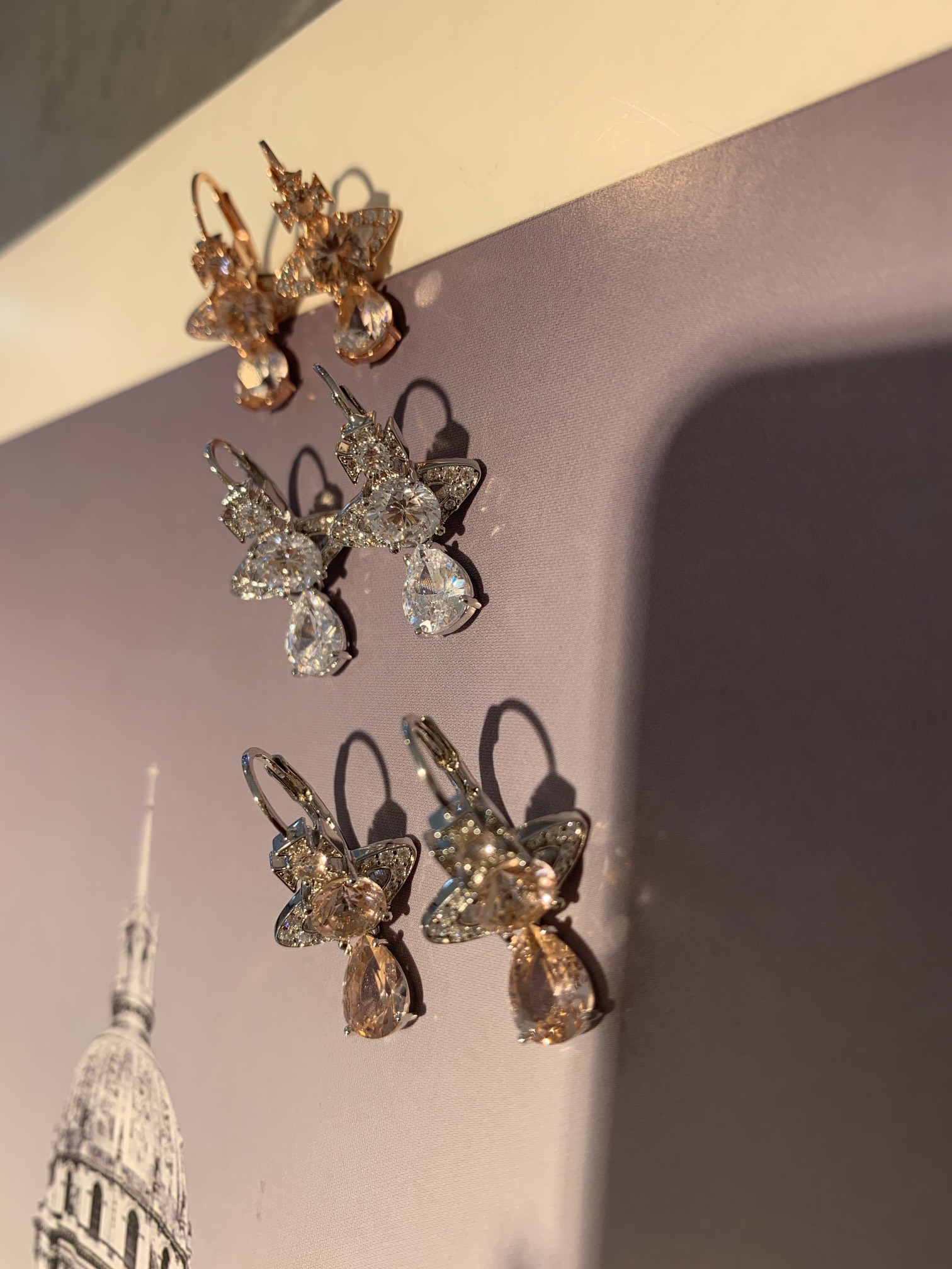 西太后人鱼泪耳环大集合✅
挪不开眼的精致璀璨💓无论是细节还是主石的品质都是无论挑剔的！