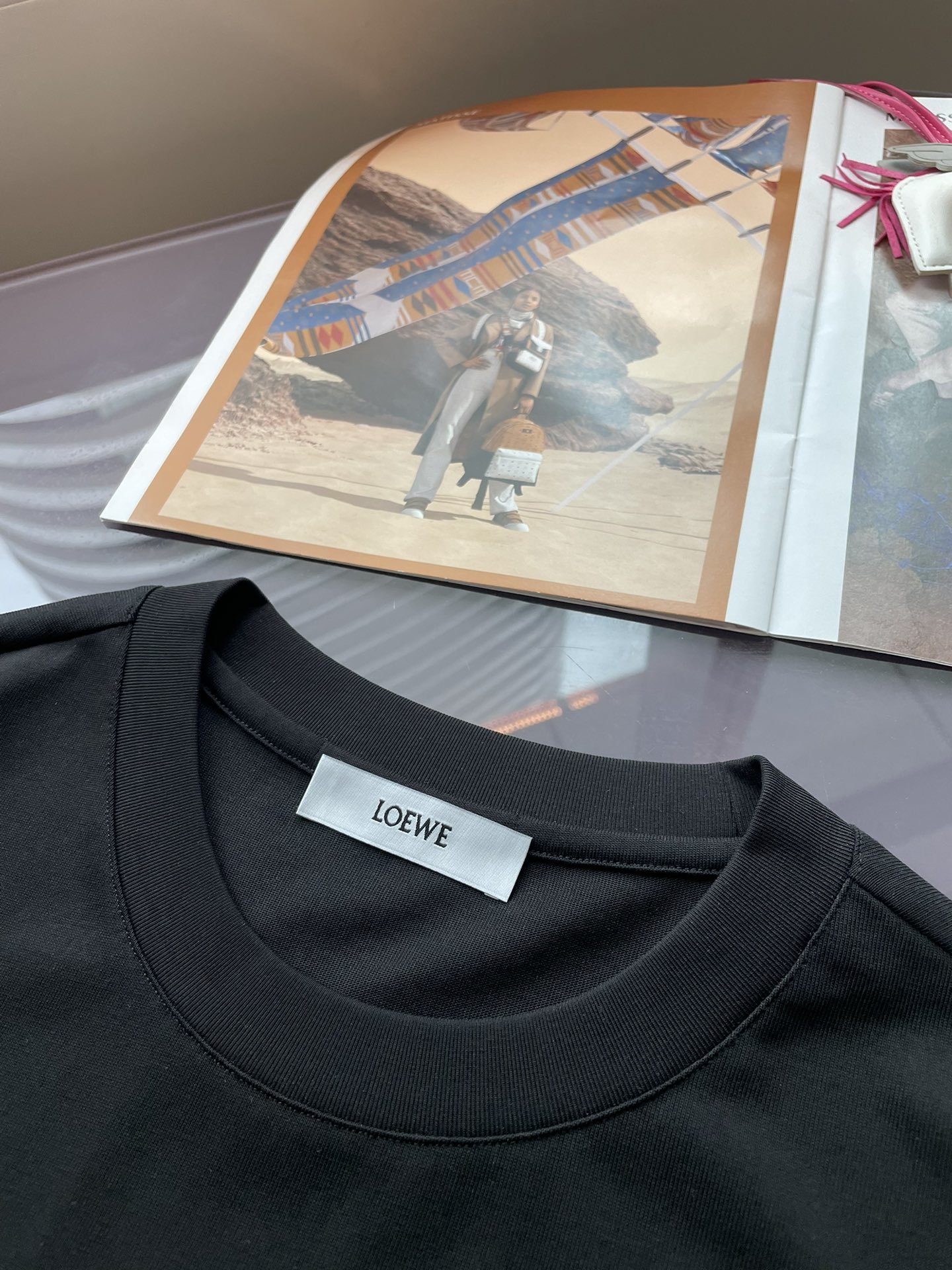 Loewe24SS春夏新款时尚休闲棉质圆领男士高端字母图案短袖T恤衫非常适合日常穿着的百搭单品！客供进口