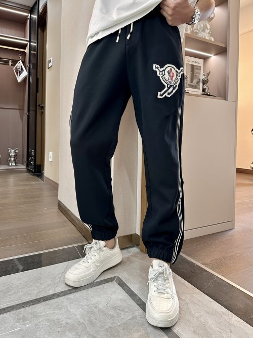 Moncler Men's 2024 Spring/Summer Casual Pants - Elastic Cotton, Embroidered Logo 1 Moncler Men's 2024 Spring/Summer Casual Pants - Elastic Cotton, Embroidered Logo