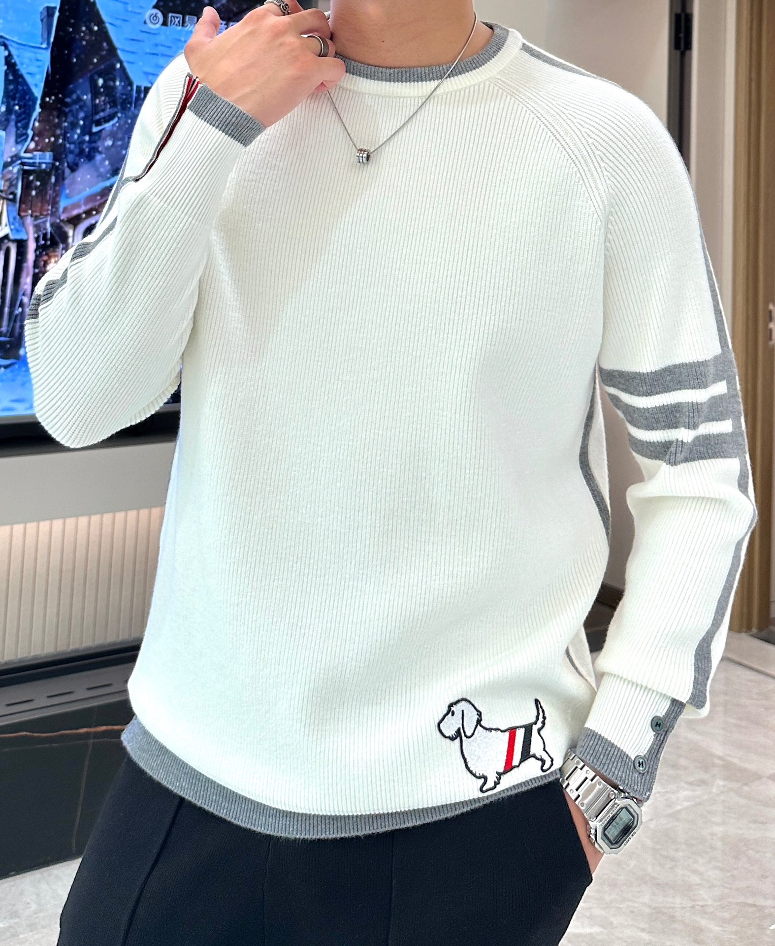 NO:121497,TB Autumn and Winter, the high-quality products of the channel!  !  !  The best casual sweater this year, close your eyes!  Select New Zealand imported wool blend fabrics to meet various quality controls and details controls. Such weight and value really require careful consideration to be carefully crafted and slowly to achieve the effect of perfectly creating a straight and straight chest. The grade of texture is not comparable to ordinary sweaters. The meticulous work is not perfunctory. The taste and temperament that are always revealed in behavior!   The upper body is handsome and charming!  Size M-3XL, sweaters, alexander wang19860909TB 秋冬,渠道的精品狠货！！！ 今年最好看的休闲羊毛衣 闭眼入！ 甄选新西兰进口羊毛混纺面料 满足各种品质控 细节控 这样的分量与价值真的是需要细琢慢究 成完美缔造胸挺立廓的效果 质感所流露的档次绝非一般毛衣可比  精工细作并非敷衍了事 举止之间时刻流露出的品味及气质！  上身帅气迷人！ 尺码M-3XL,,sweaters,alexander wang,Men's clothing