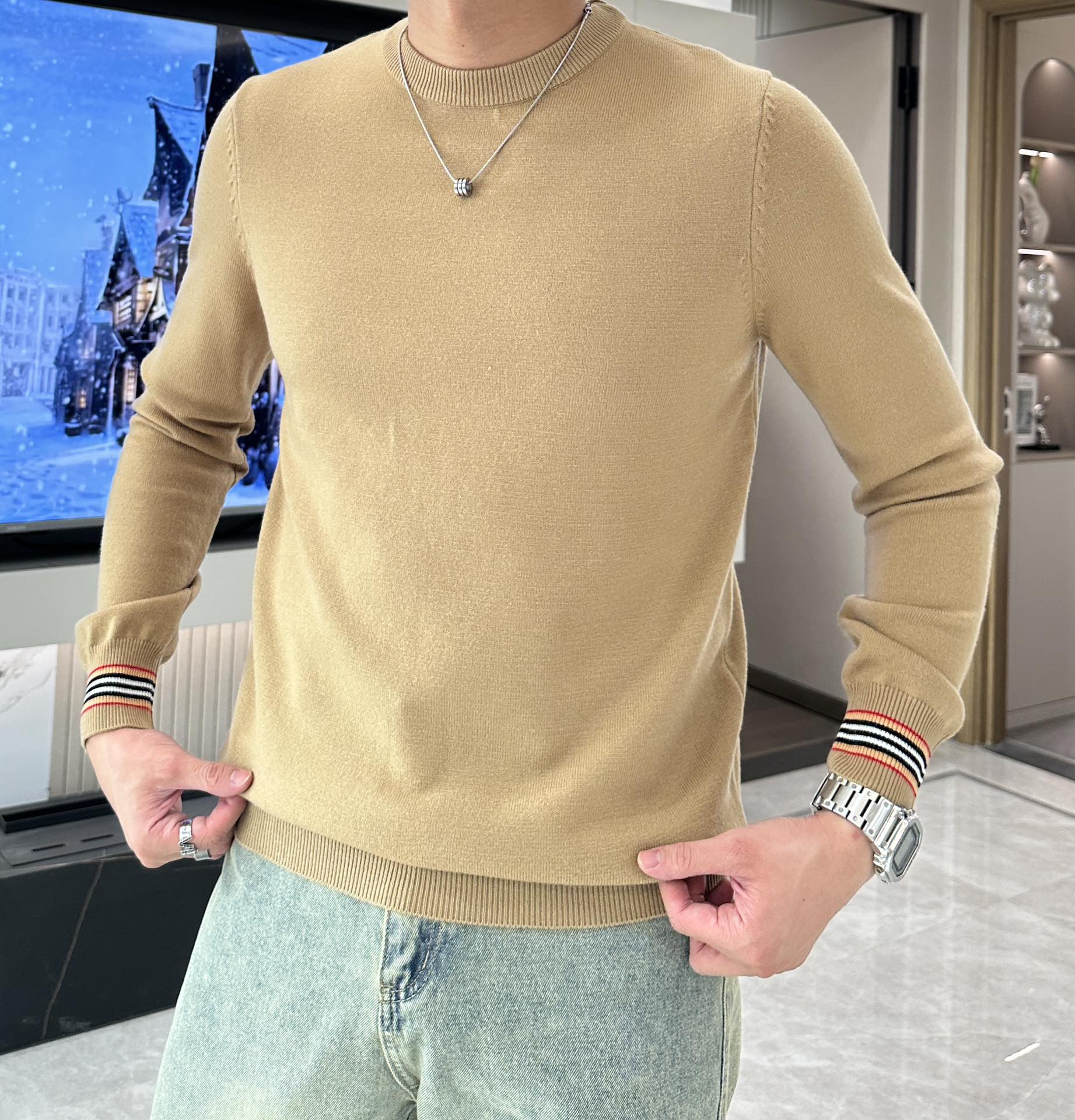 NO:121507,BUR Top Patch Checkered Wool Knitted Sweater, Exclusively presented!  A sweater with super smooth lines that conforms to the aesthetic tone. The most basic style is with a minimalist and low-key luxury style. The simpler the item in the fashion industry, the easier it is to show a high-end and fashionable feeling. Customer-supplied all-cotton knitted fabrics have a soft and comfortable touch, excellent skin-friendly, and are extremely age-reducing and fashionable styles. They are a must-have item!  m-xxxl, burberry, sweaters, alexander wang19860909BUR 顶级补丁格纹羊毛针织衫,独家呈现！超级流畅线条感极符合美学基调的一款毛衣,最基础的款式以极简低调的奢华风格,在时尚界越简单的单品,越极易彰显出高级时髦感,客供全棉针织面料,触感柔软舒适,亲肤性极佳,极具减龄时髦款式,必入单品！ m-xxxl,,burberry,sweaters,alexander wang,Men's clothing