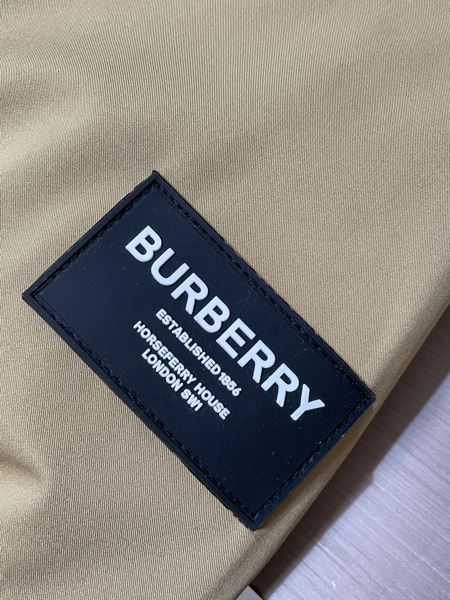 Burberry巴宝莉代购级别高端订单新款男款滑雪服羽绒服休闲户外型羽绒服防风防水压胶工艺90绒黑色/白