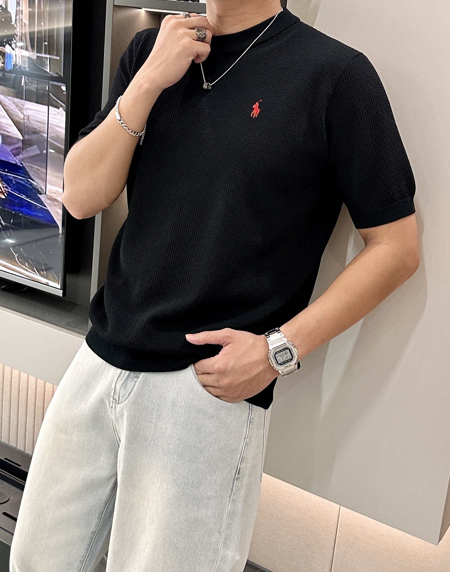 Ralph Lauren’s Summer 2025 Polo Shirt: Square Design, Branded Pony Embroidery - 图片 4