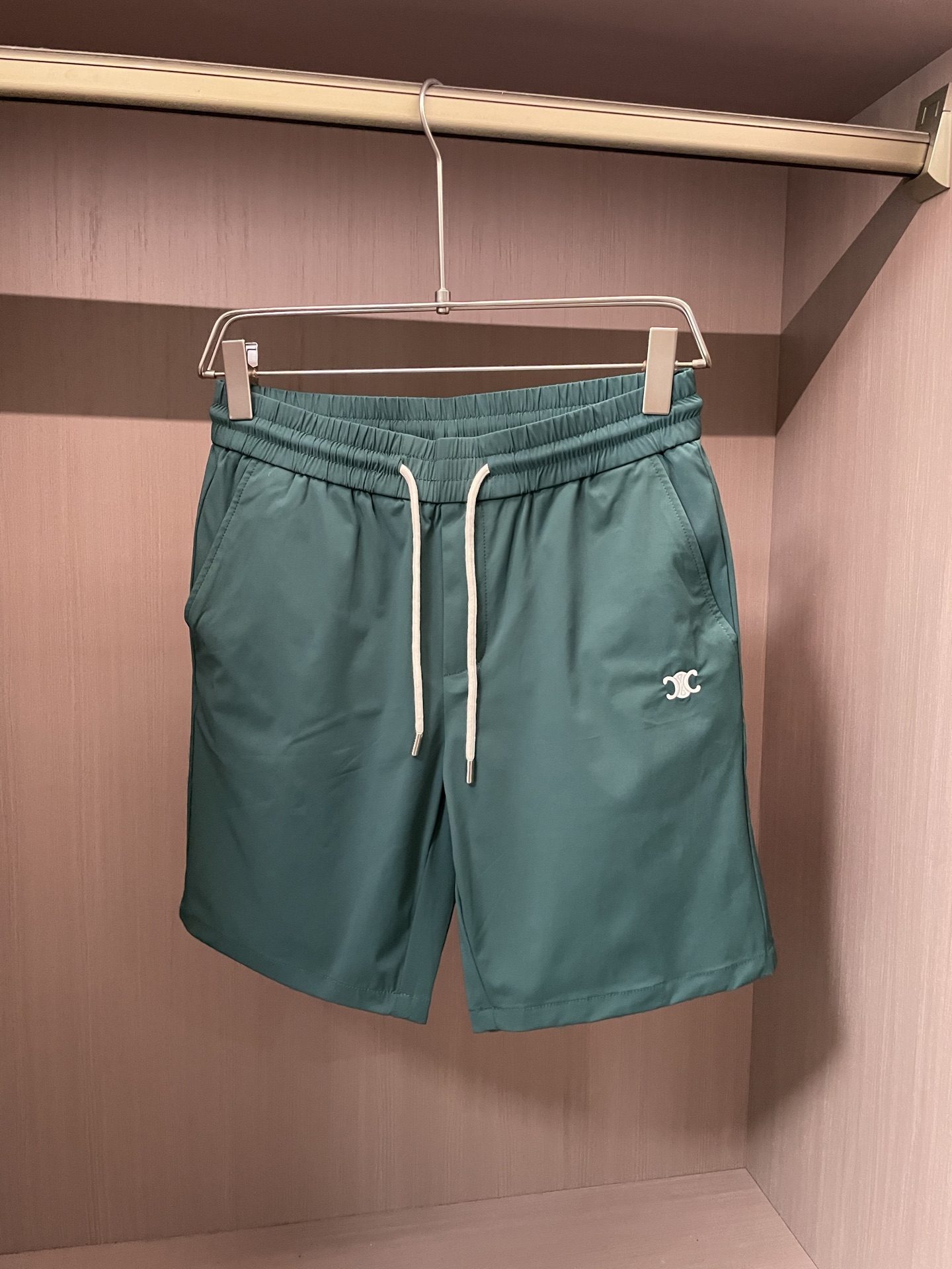 2025 Celine Loose Shorts: Quality, Comfort, and Style for Different Needs - 图片 1