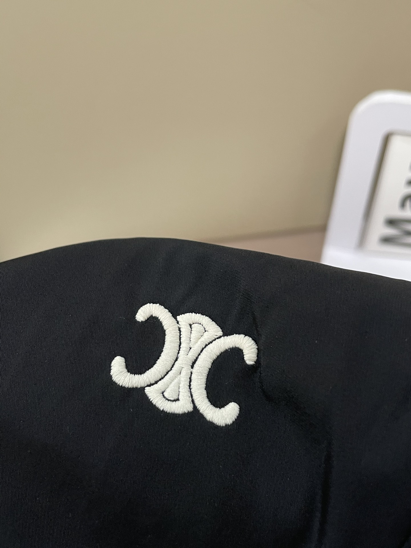 2025 Celine Loose Shorts: Quality, Comfort, and Style for Different Needs - 图片 8