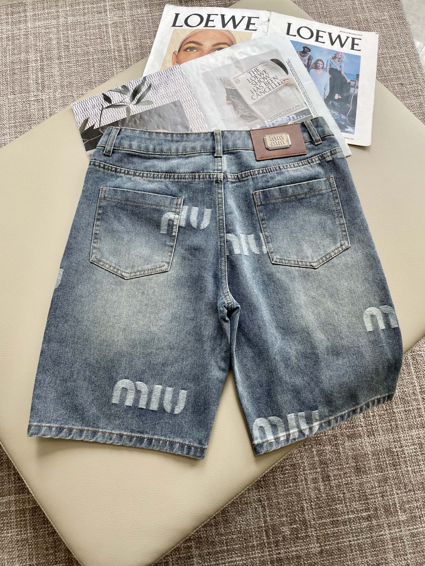 Miumiu 2025s High-End Custom Summer Boys’ Leisure Jeans with Brand Element Design - 图片 6