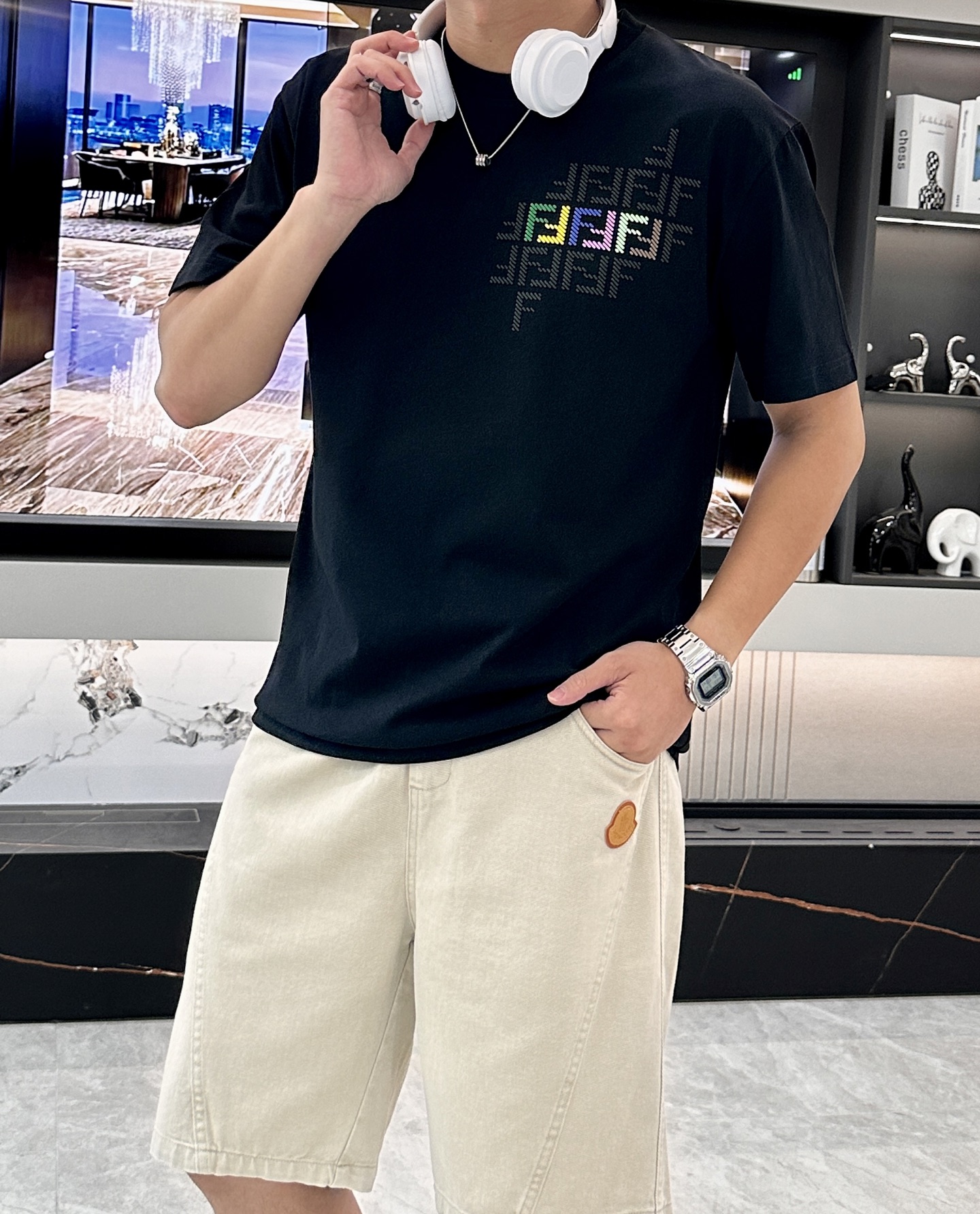 NO:411473,FD official website same model, the official website same model, the official website same model, the important recommendation!  2025ss summer clothing new products, on sale in counter, the latest series of pattern logo short-sleeved T-shirts, the rhythm of each person having to hand in one piece!  Imported top combed cotton is extremely skin-friendly and comfortable. It feels very delicate to the touch, has a good texture, and perfectly reflects the three-dimensional feeling. It is in line with the brand's consistent design style. It is a very good overall style. It is completely fine to wear it alone. Size XS-L, T-shirt,tees, t-shirt,alexander wang19860909FD 官网同款 官网同款 官网同款 重磅推荐！2025ss夏装新品 专柜在售 最新系列图案logo短袖T恤 必须人手一件的节奏！进口顶极精梳棉,极为亲肤舒适 摸上去非常的细腻,质感很好,完美体现立体感 符合品牌一贯设计风格,整体非常不错的一款,内搭单穿都完全没问题 尺码XS-L,,T-shirt,tees，t-shirt,alexander wang,Men's clothing