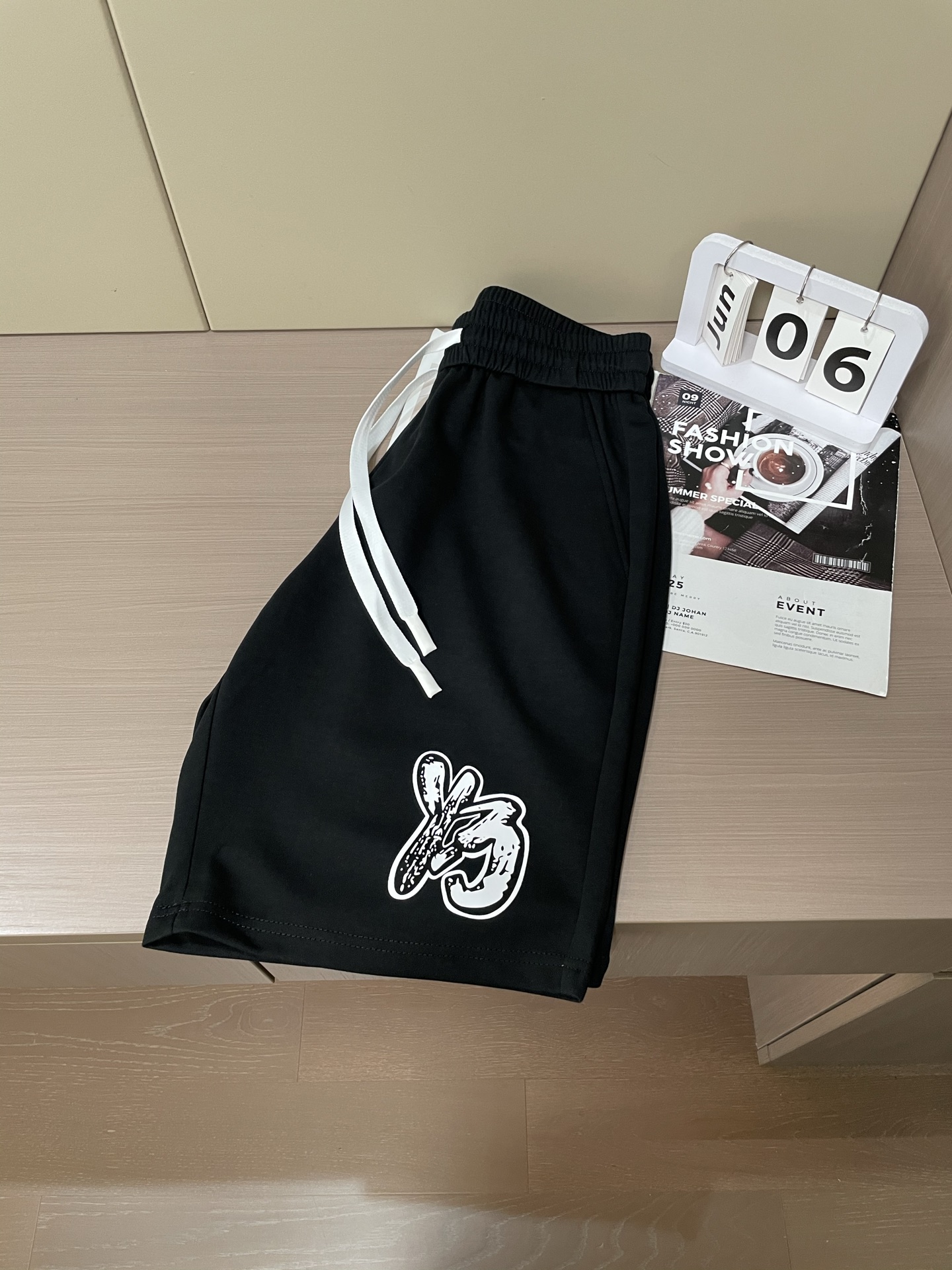 Y-3 2025 Summer Shorts: High Cotton, Fresh Air, Soft Skin, Tight Fit, Zenium Fabric - 图片 6