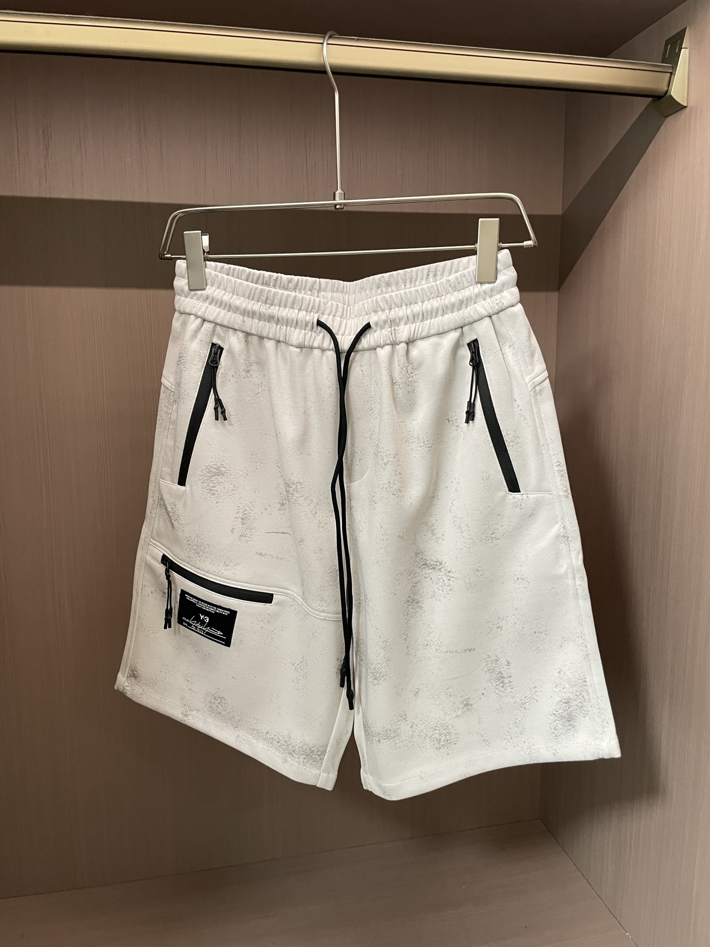 Y-3 2025 Summer Shorts: High Cotton, Fresh Air, Tight Fit, Comfortable Waist, Zenium Fabric.