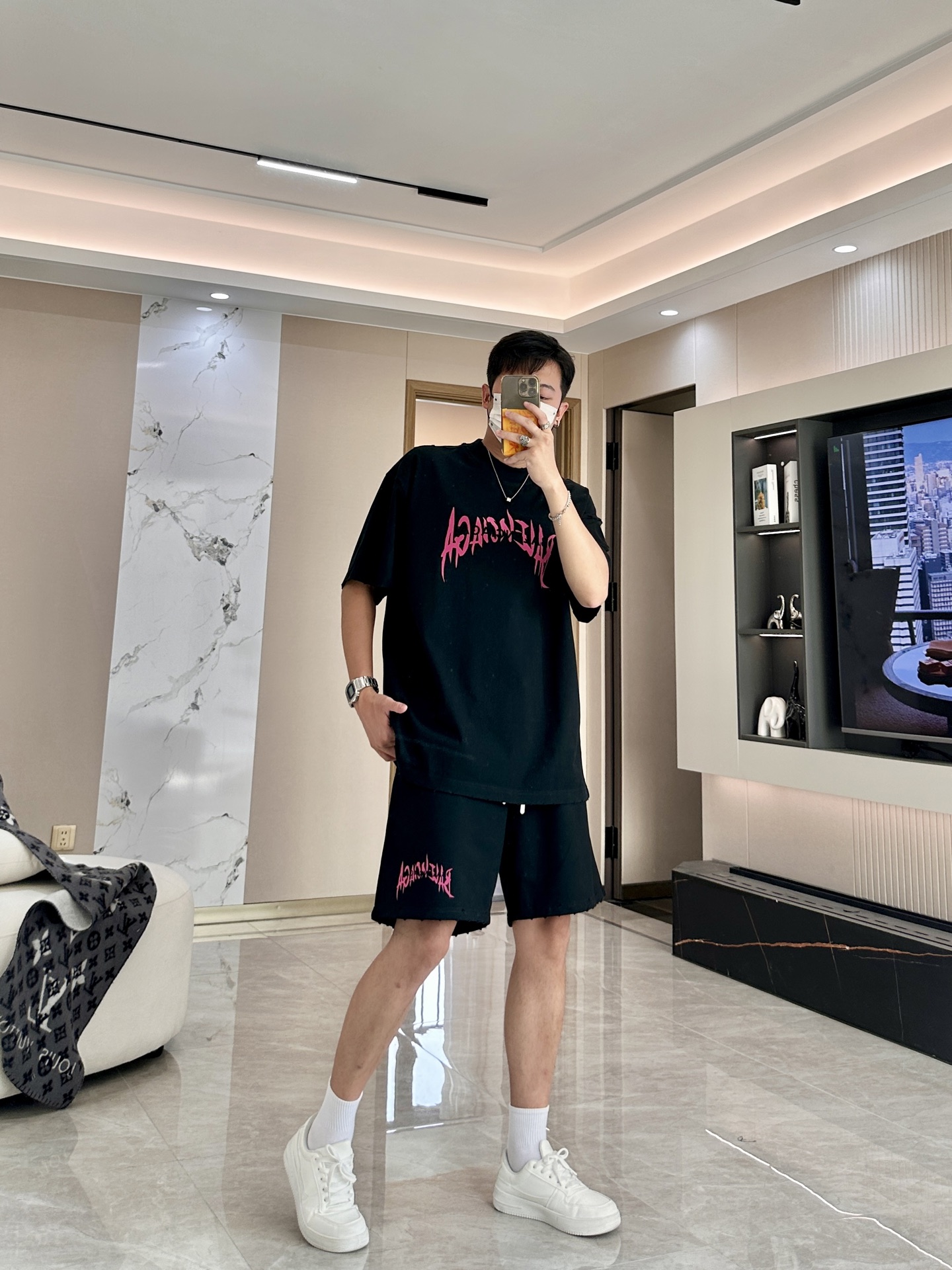 巴黎世家 圆领短袖短裤套装 半袖套装顶级版本贸易公司渠道订单，海外精品独家限定发售，经典即永恒，入手绝对