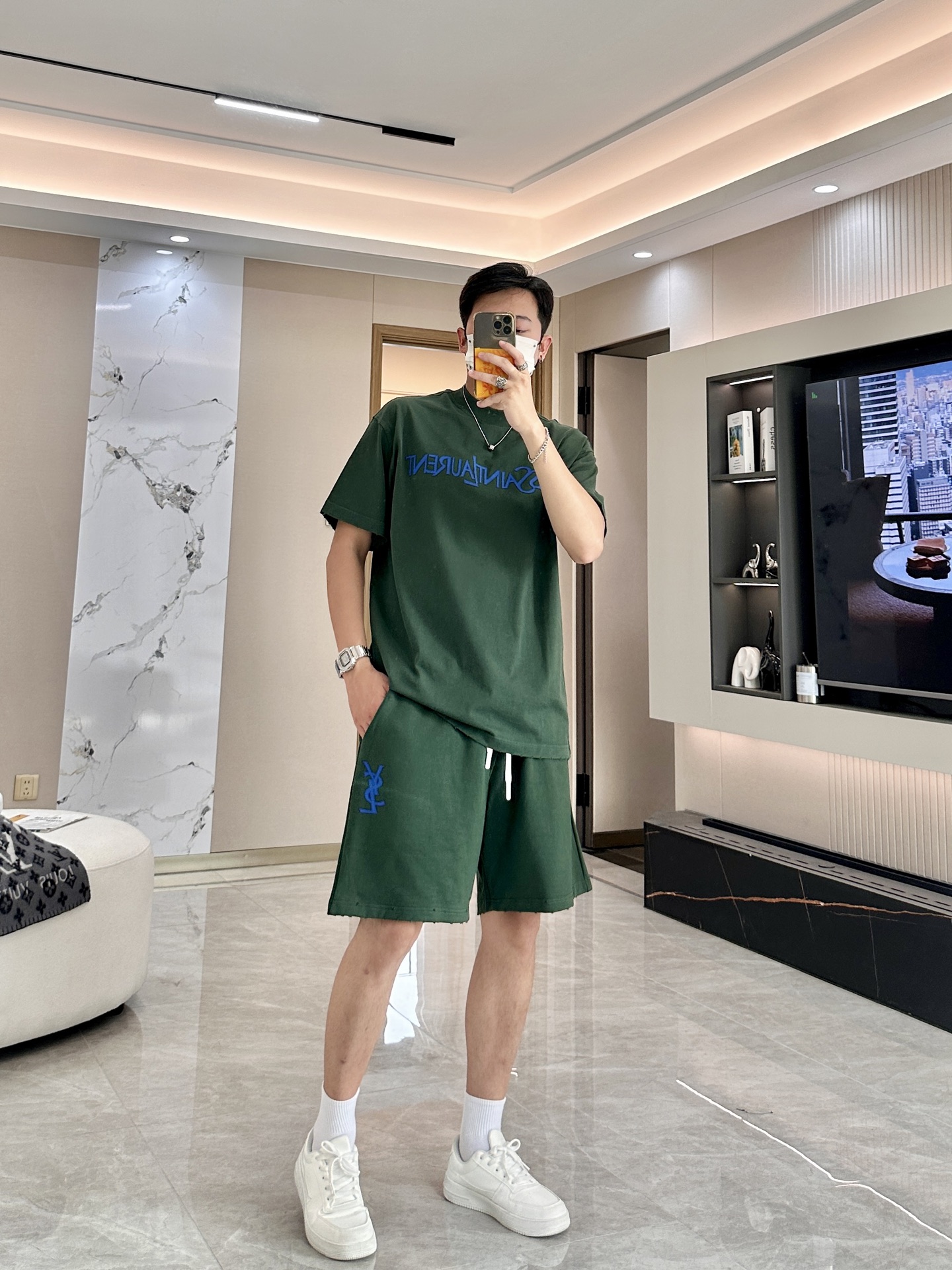 圣罗兰 圆领短袖短裤套装 半袖套装顶级版本贸易公司渠道订单，海外精品独家限定发售，经典即永恒，入手绝对值