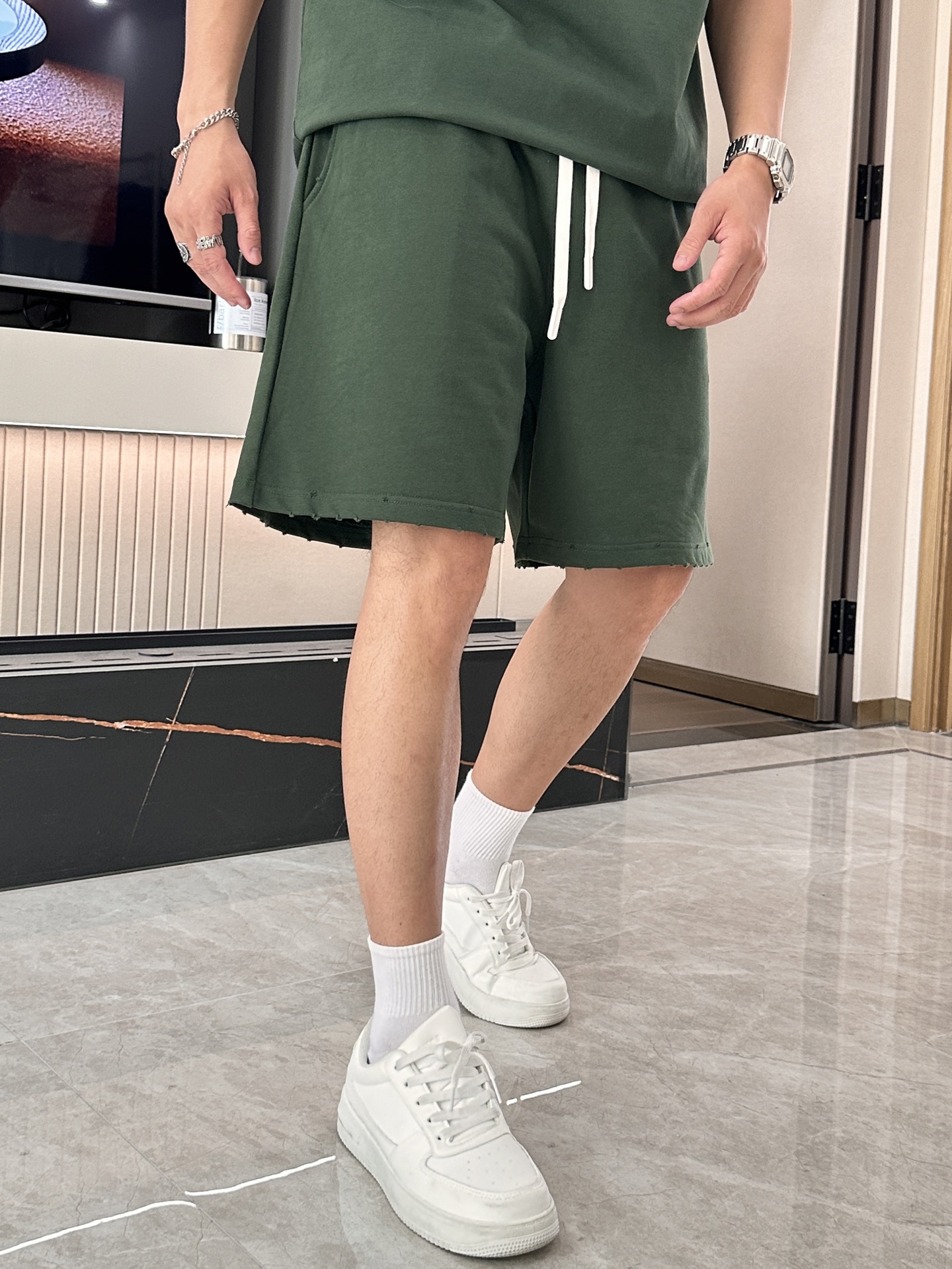 圣罗兰 圆领短袖短裤套装 半袖套装顶级版本贸易公司渠道订单，海外精品独家限定发售，经典即永恒，入手绝对值