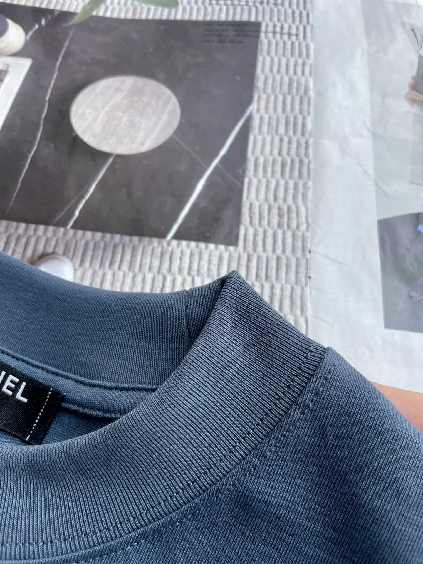 CHANEL2025春夏款/官网同步面料采用重磅纯棉精梳棉面料，OS宽松版型，上身版型超正！日常百搭，衣