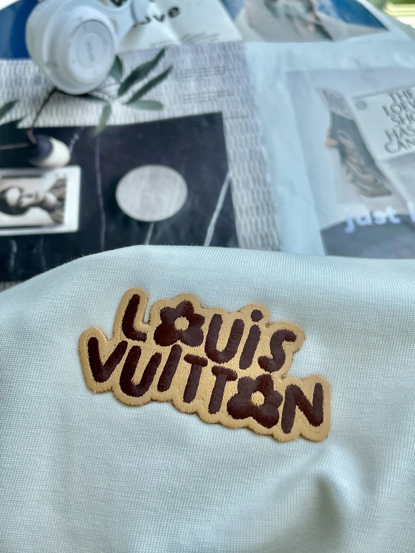 Lv 2025春夏款/官网同步面料采用重磅纯棉精梳棉面料，OS宽松版型，上身版型超正！日常百搭，衣橱必备