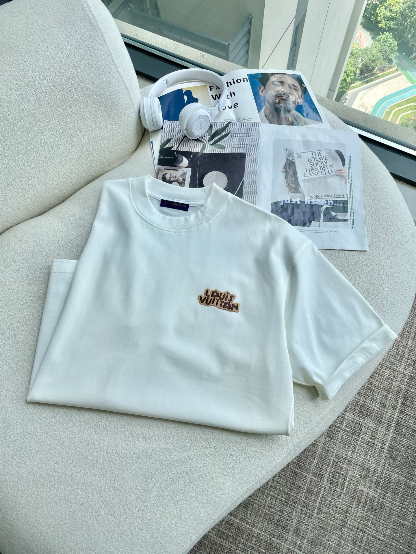 Lv 2025春夏款/官网同步面料采用重磅纯棉精梳棉面料，OS宽松版型，上身版型超正！日常百搭，衣橱必备