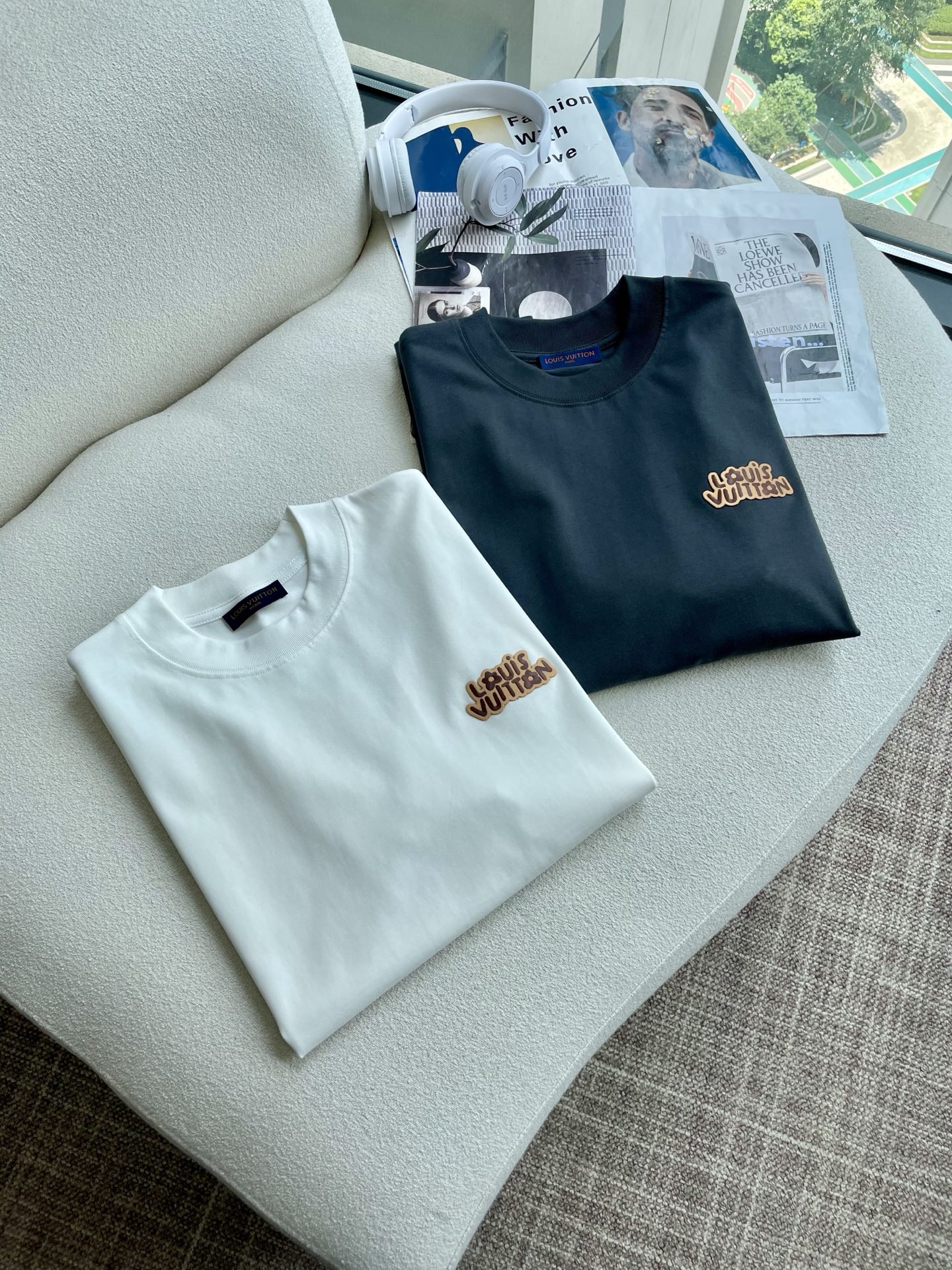 Lv 2025春夏款/官网同步面料采用重磅纯棉精梳棉面料，OS宽松版型，上身版型超正！日常百搭，衣橱必备