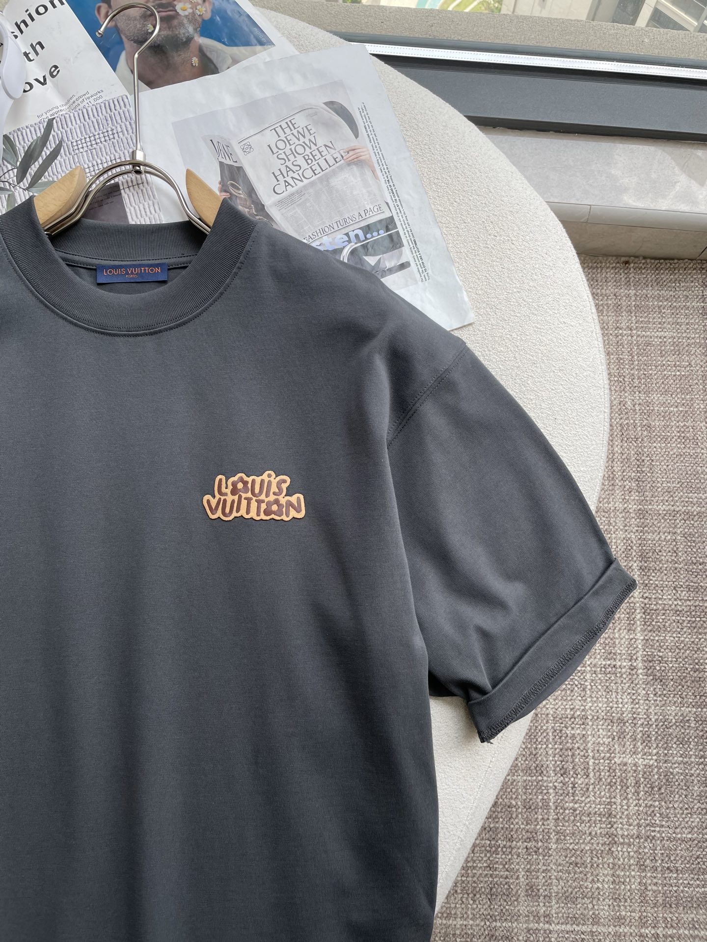 Lv 2025春夏款/官网同步面料采用重磅纯棉精梳棉面料，OS宽松版型，上身版型超正！日常百搭，衣橱必备