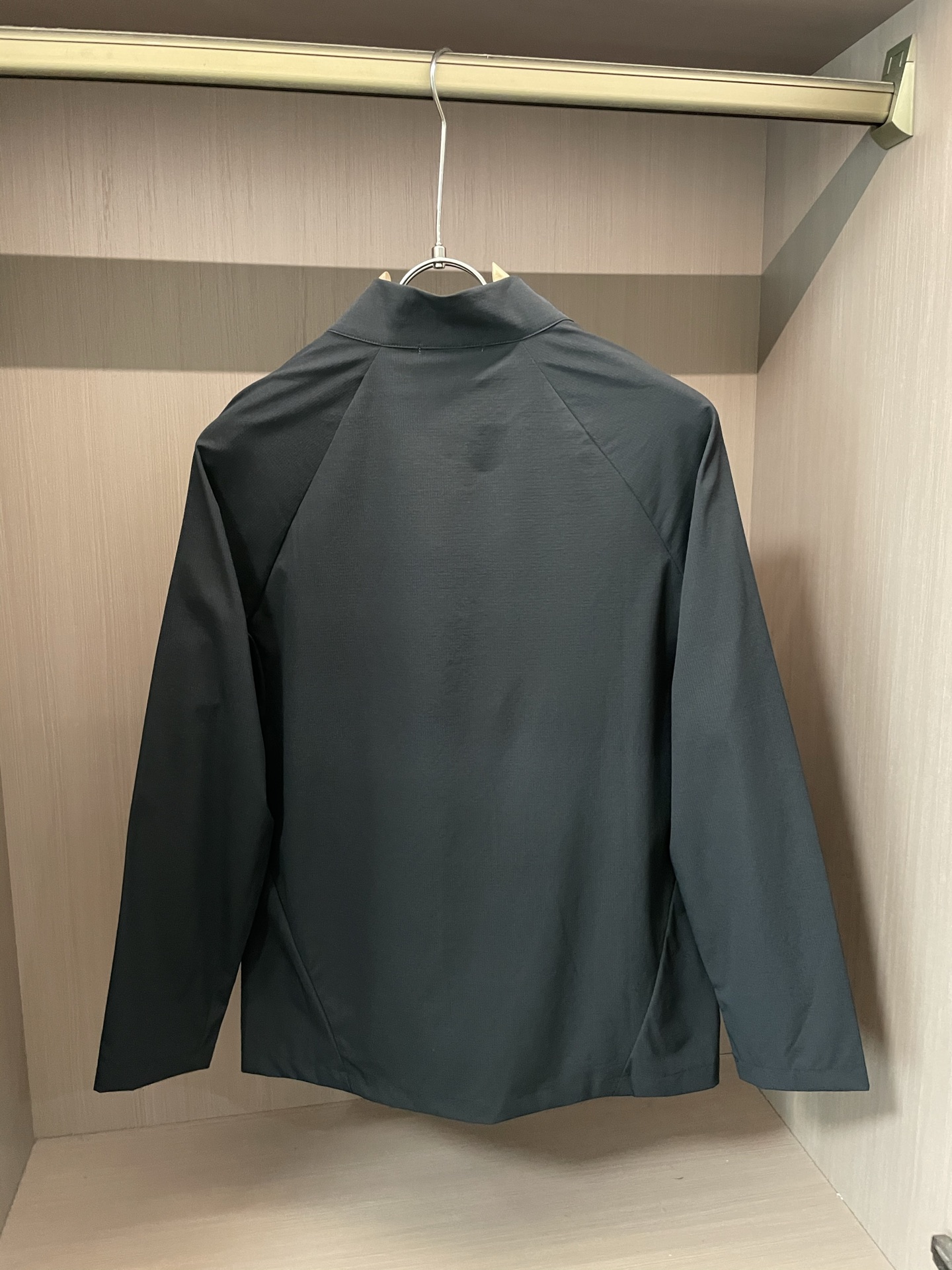 Fashionable Sunscreen Suits: Stylish, Comfortable, and Functional for Hot Weather - 图片 4