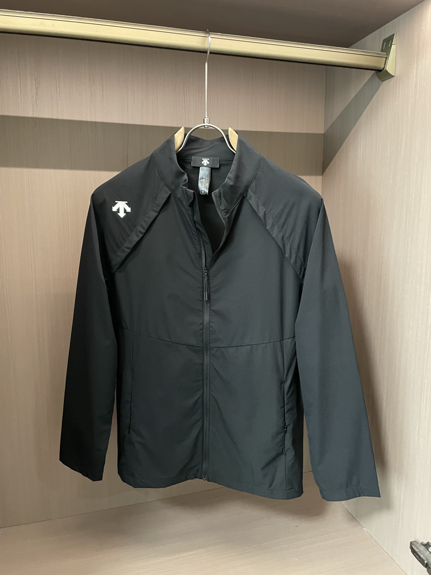 Fashionable Sunscreen Suits: Stylish, Comfortable, and Functional for Hot Weather