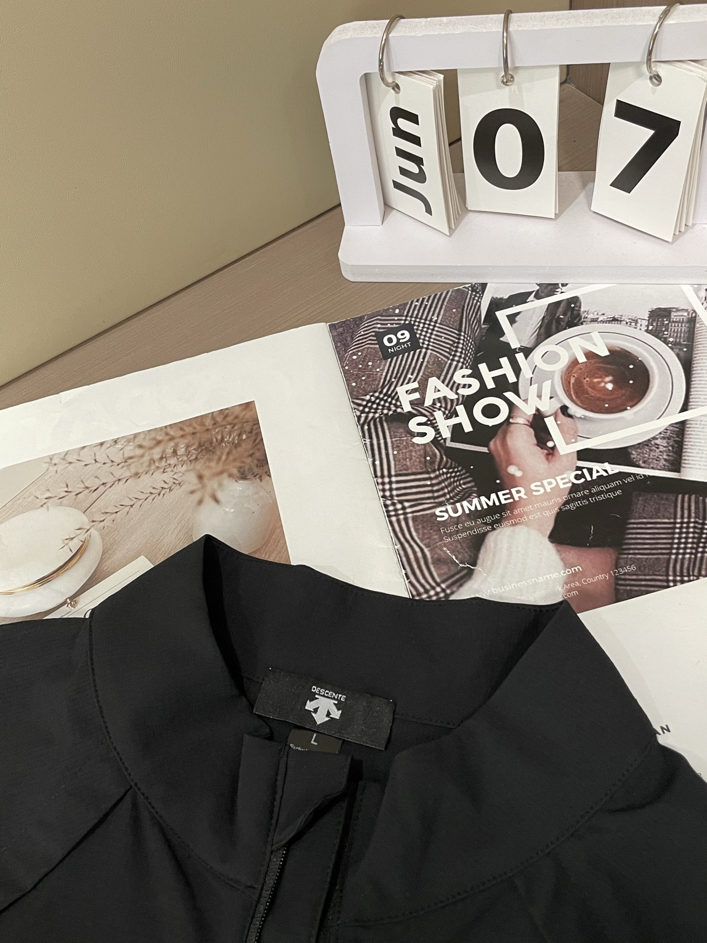 Fashionable Sunscreen Suits: Stylish, Comfortable, and Functional for Hot Weather - 图片 5