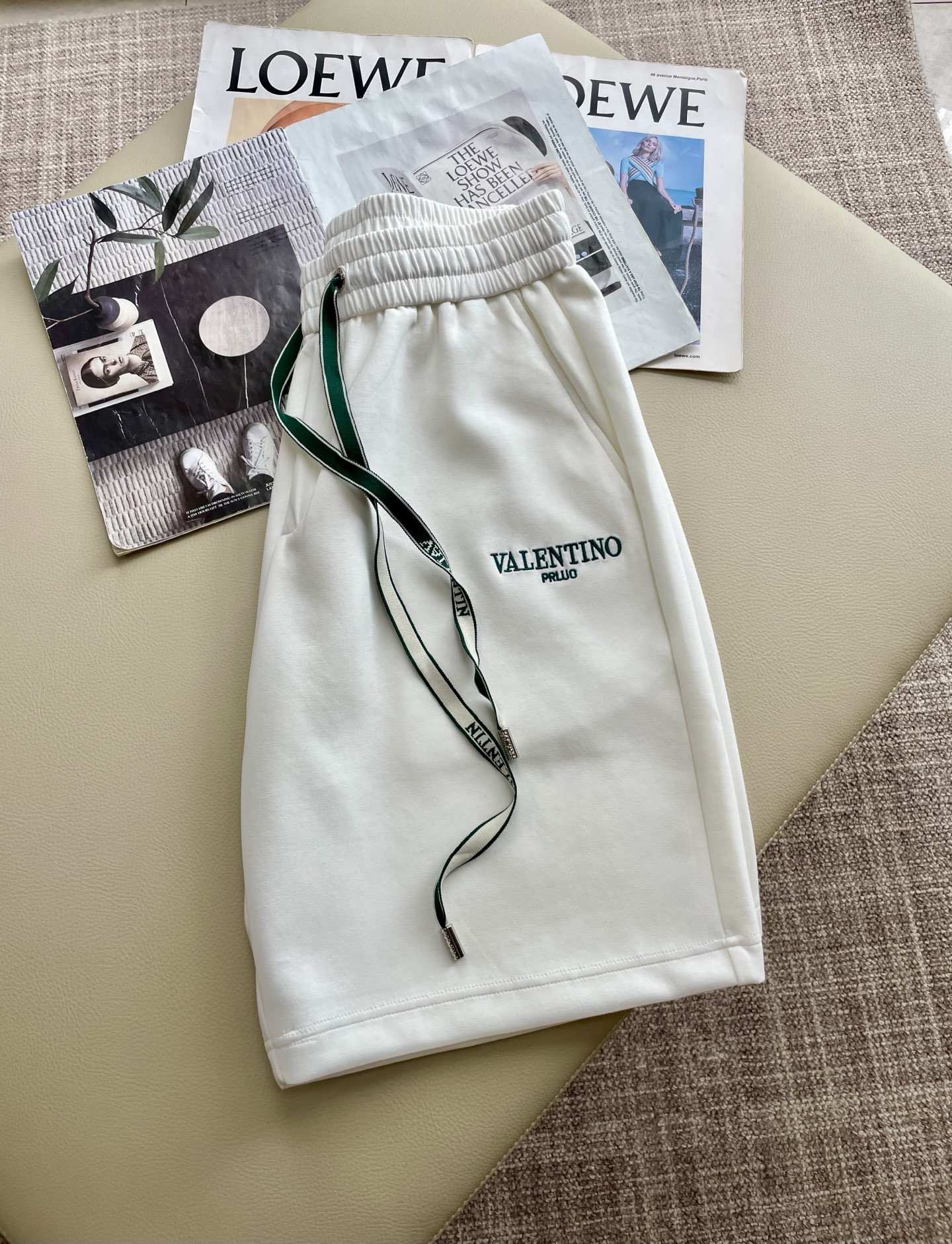 Valentino 2025 Summer Shorts: Comfortable, Stylish, and Breathable Cotton Design - 图片 3