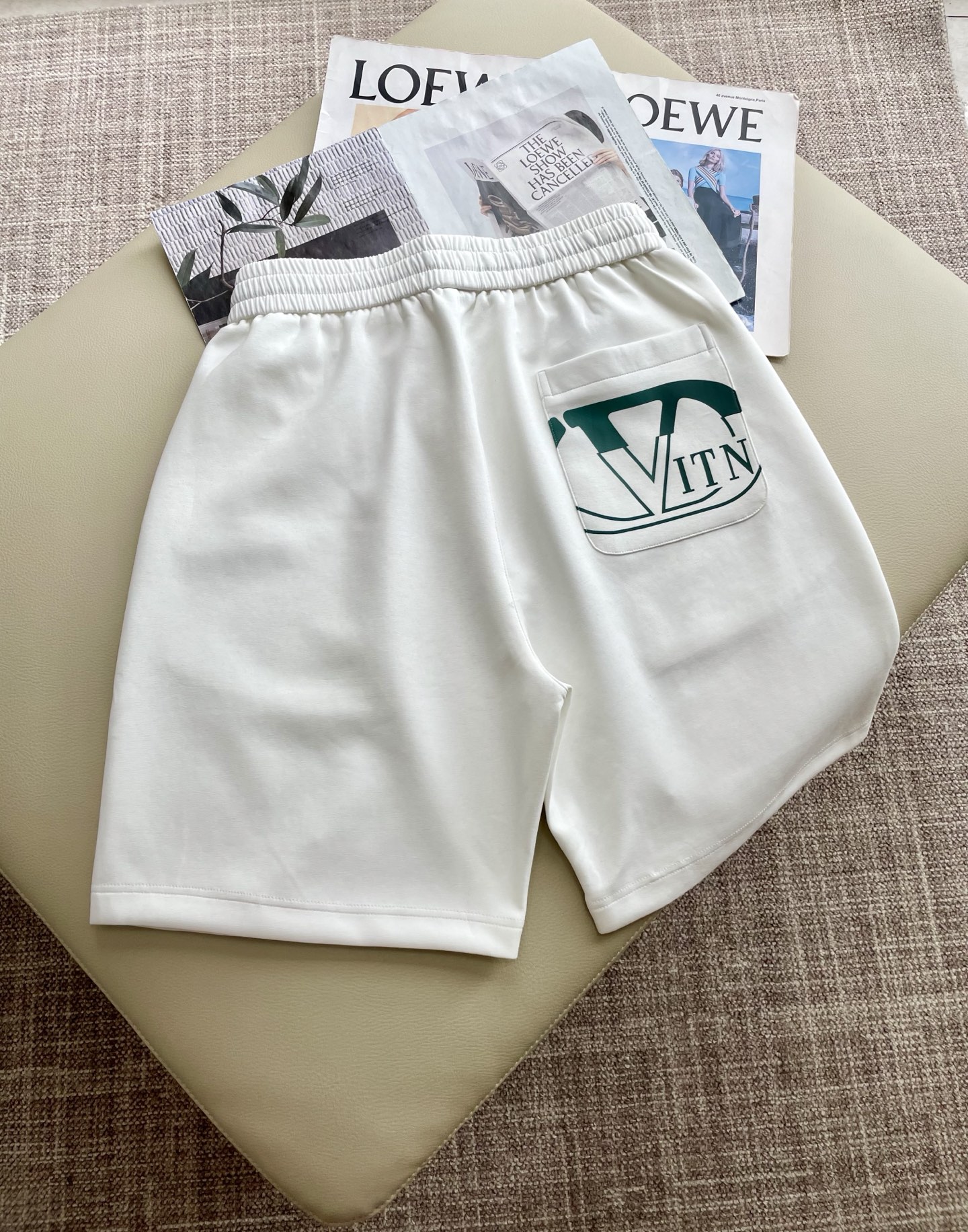 Valentino 2025 Summer Shorts: Comfortable, Stylish, and Breathable Cotton Design - 图片 2