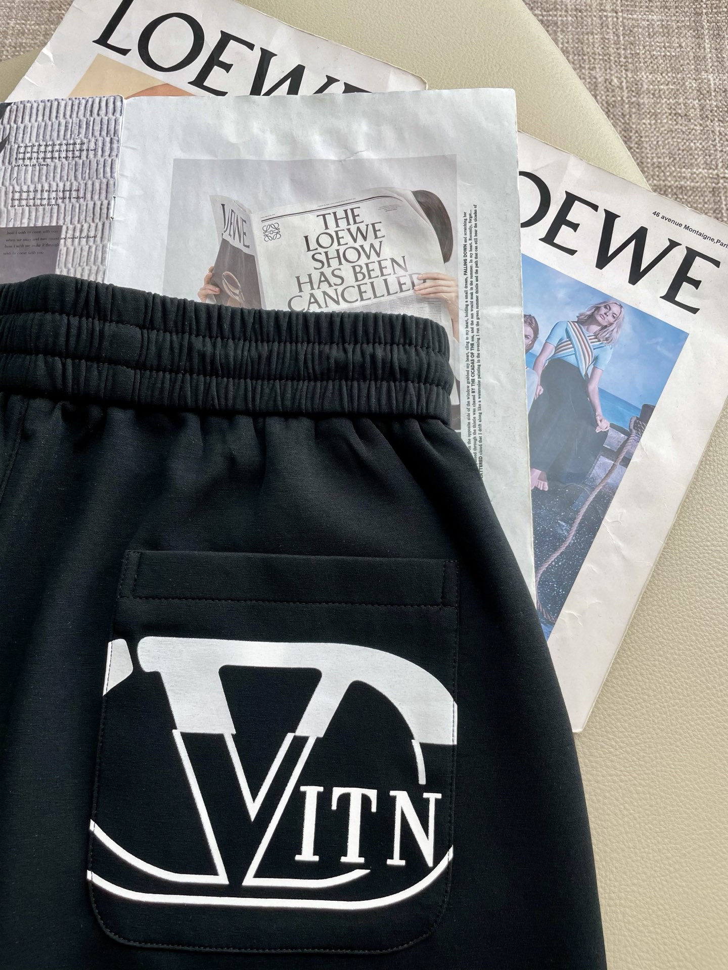 Valentino 2025 Summer Shorts: Comfortable, Stylish, and Breathable Cotton Design - 图片 8