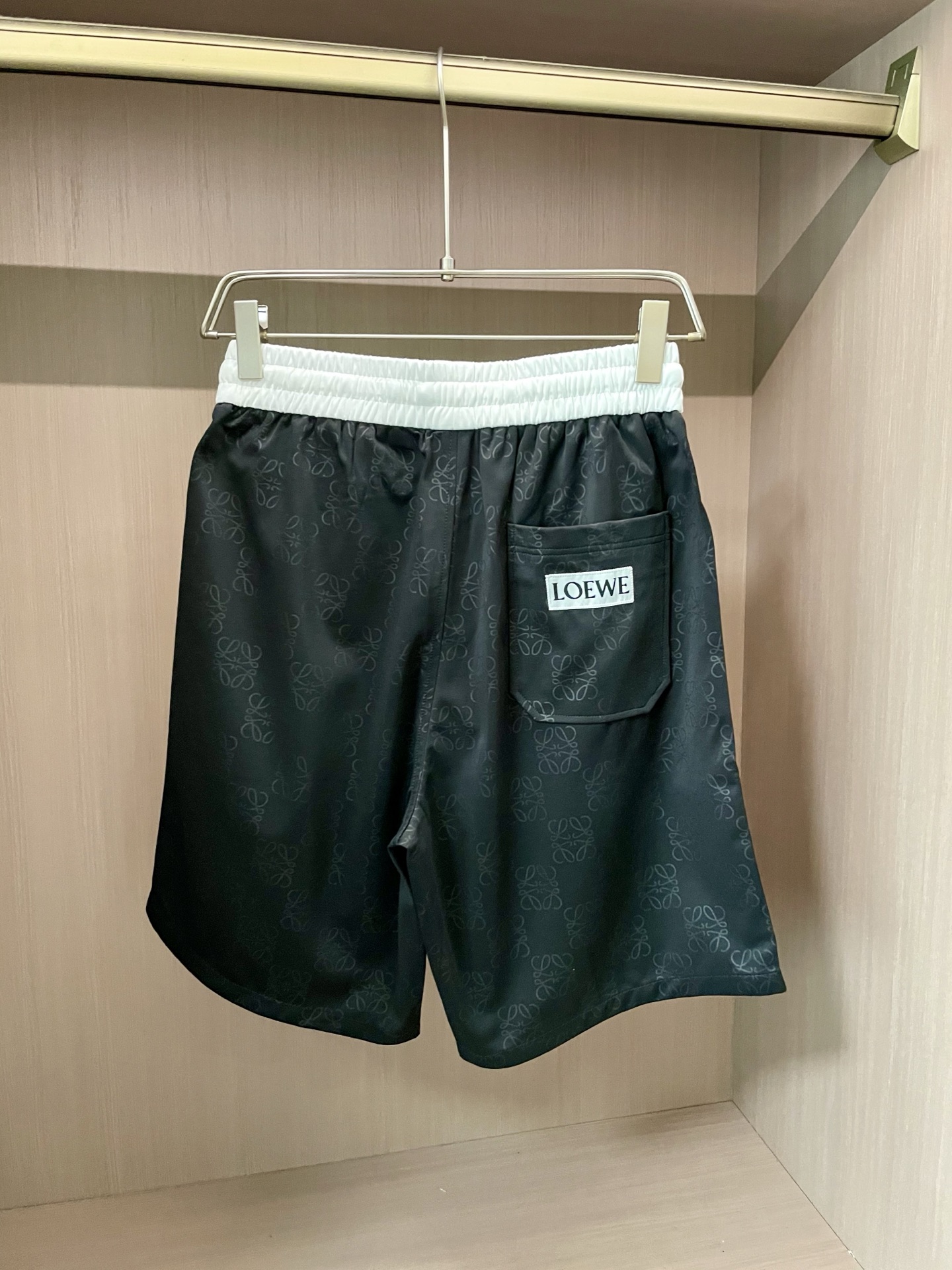Loewe 2025 Summer Shorts: High Cotton, Fresh Air, Comfortable Fit, Zenium Fabric, Various Sizes. - 图片 2