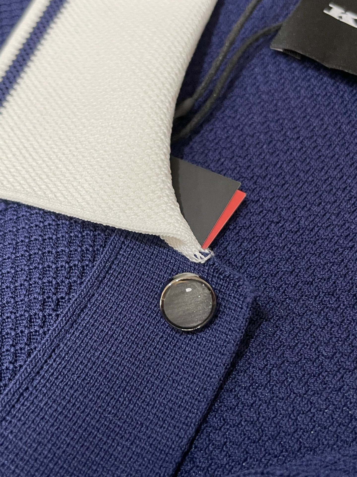 Kiton 2025春夏最新男士翻领短袖针织衫,精选针织棉质面料制成, 60支超柔长绒棉,16针密致针