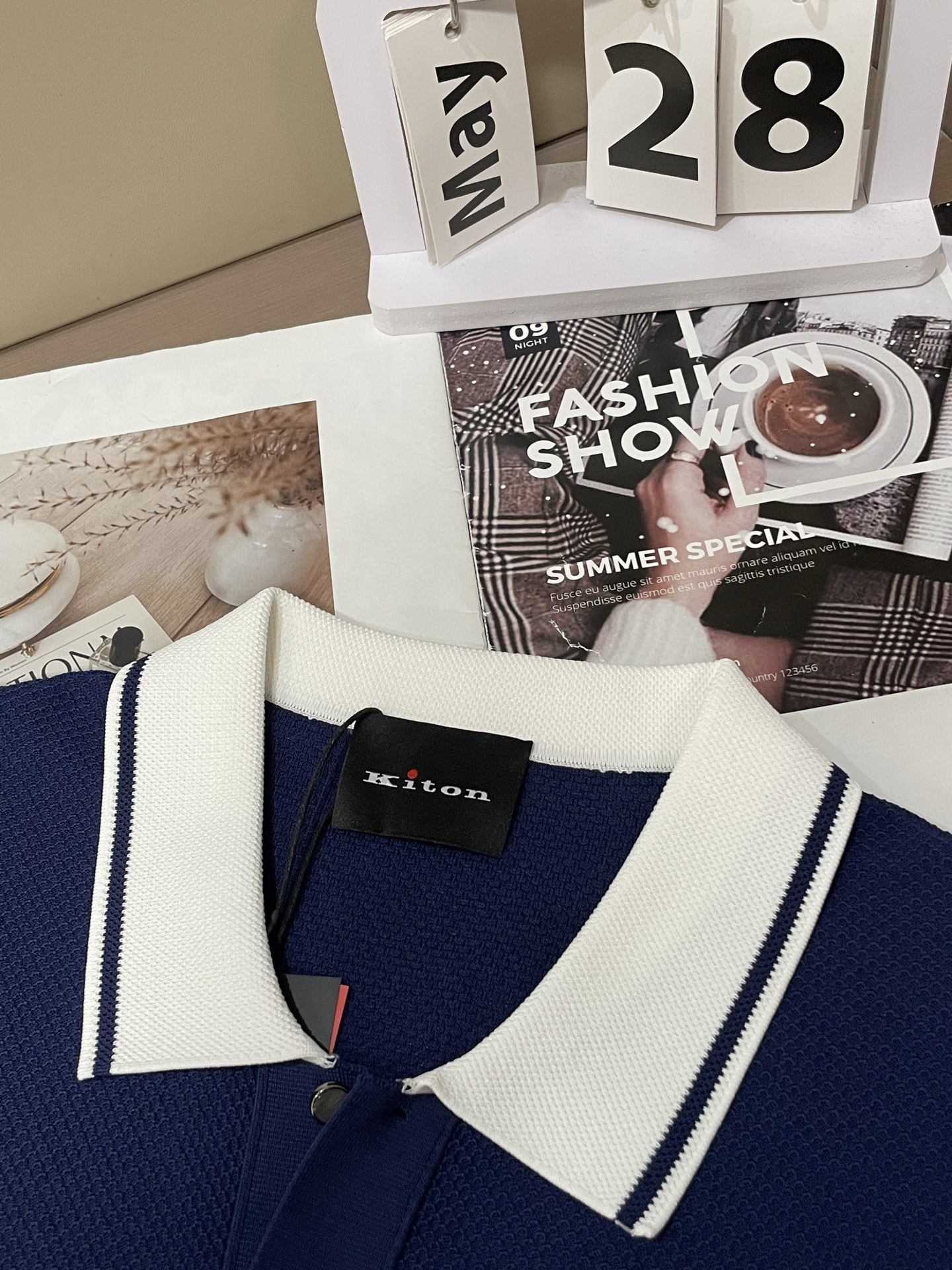 Kiton 2025春夏最新男士翻领短袖针织衫,精选针织棉质面料制成, 60支超柔长绒棉,16针密致针