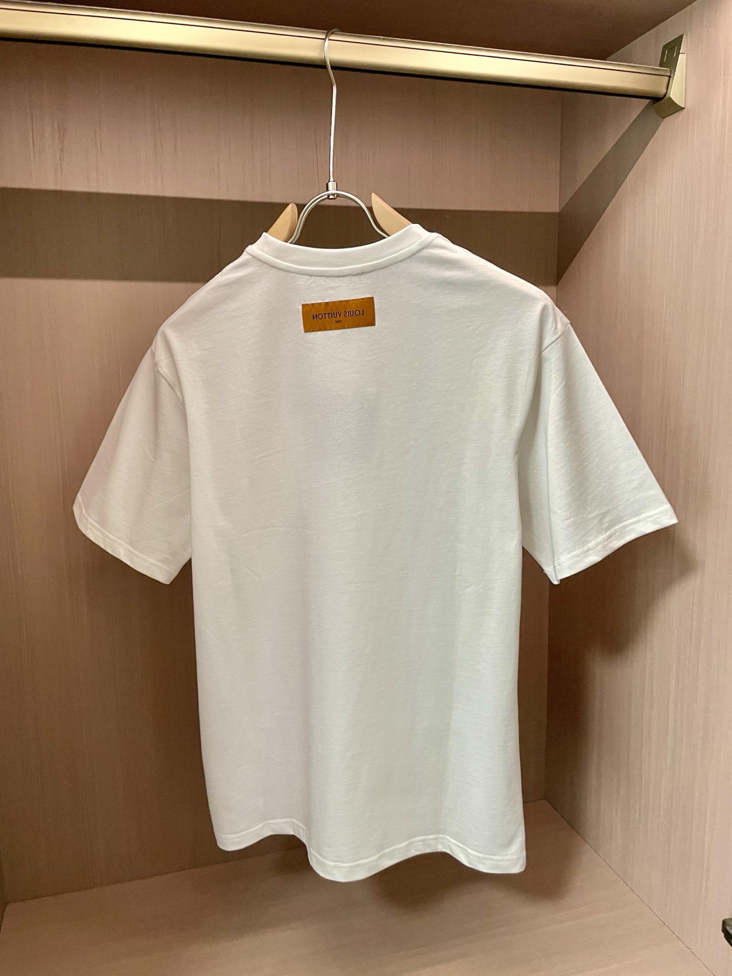 
Lv  官网同款 官网同款 官网同款⚠️
重磅推荐！2025ss夏装新品 专柜在售 最新系列图案log