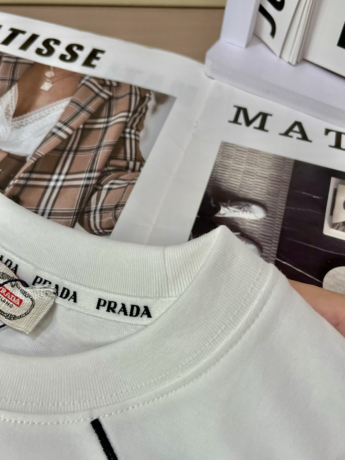 
Prad  官网同款 官网同款 官网同款⚠️
重磅推荐！2025ss夏装新品 专柜在售 最新系列图案l