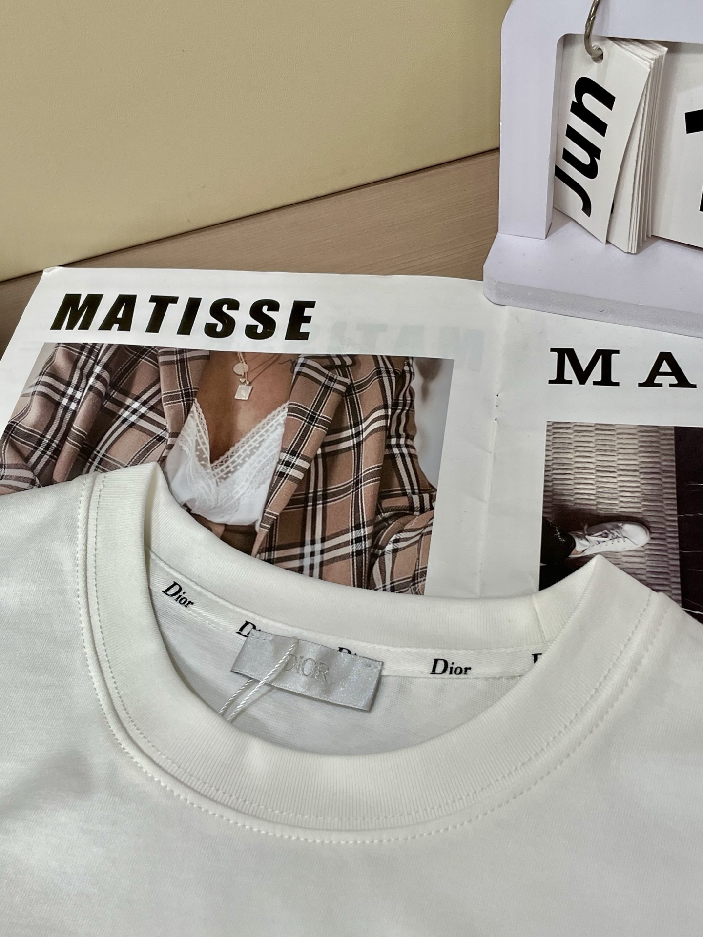 
Dior  官网同款 官网同款 官网同款⚠️
重磅推荐！2025ss夏装新品 专柜在售 最新系列图案l